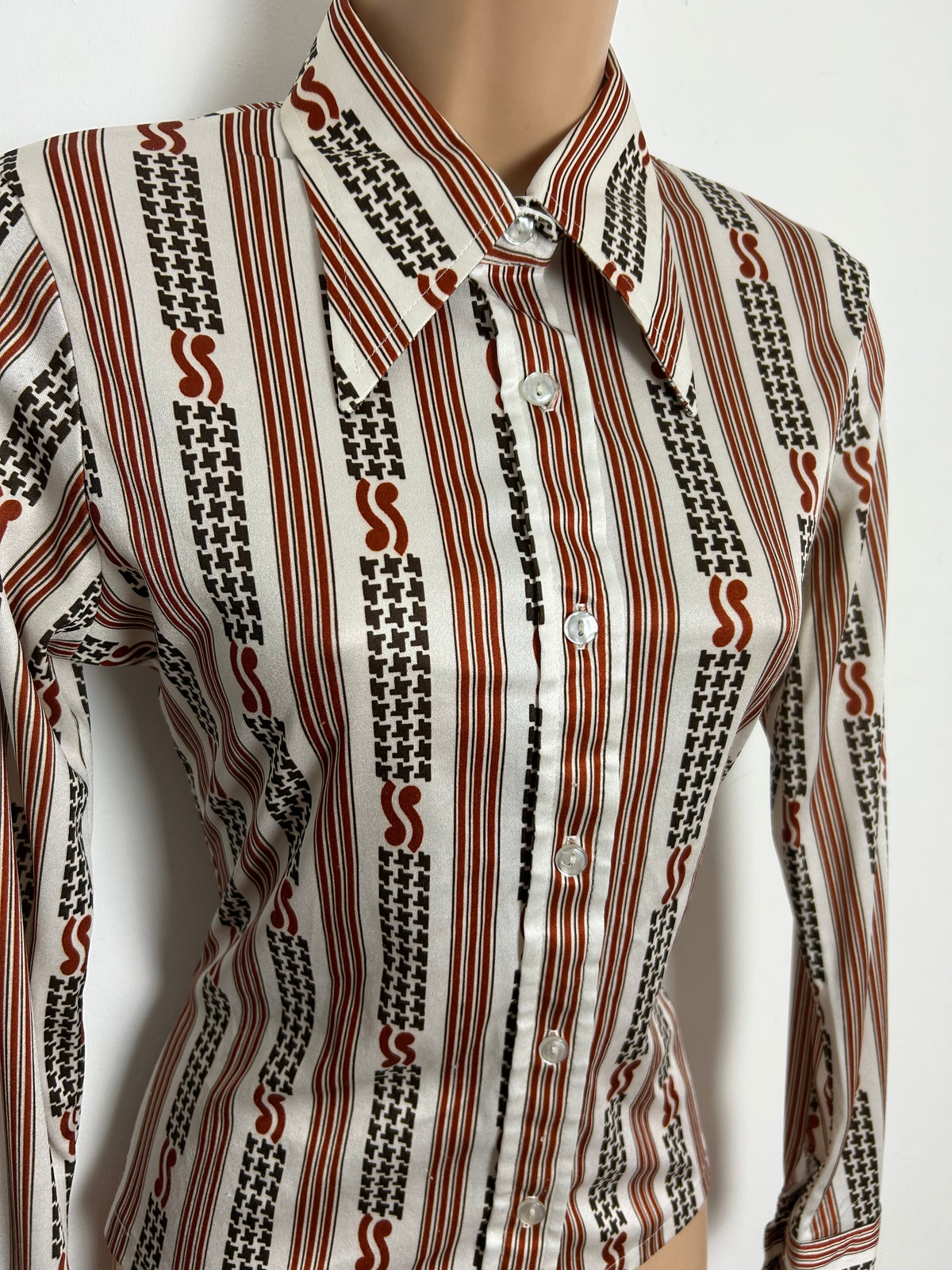 Vintage 1970s Size 10 White Brown & Rust Stripe & Dogtooth Print Dagger Collar Long Sleeve Shirt