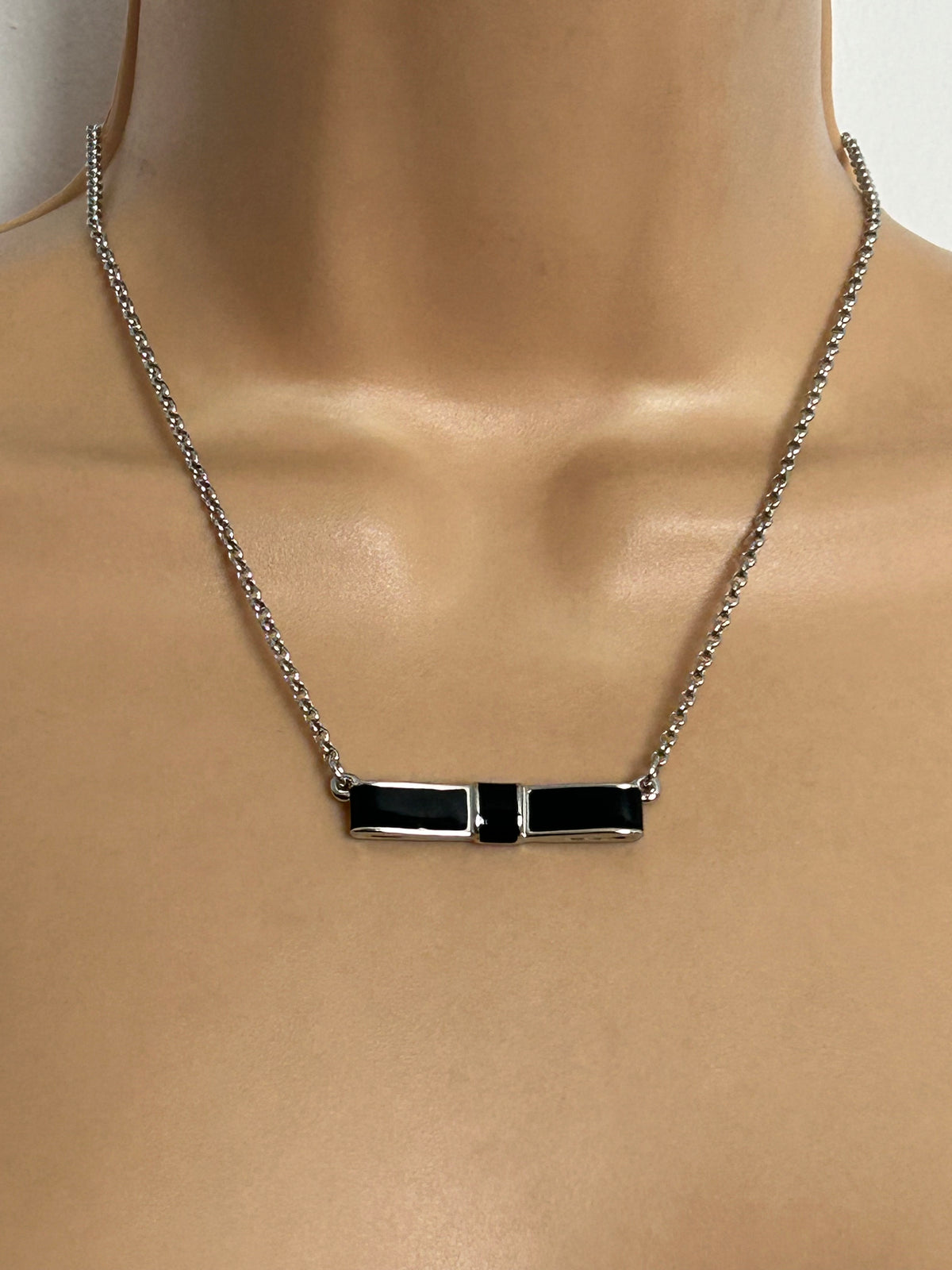 Brand New In Box LULU GUINNESS White Bronze Enamel Bow Necklace
