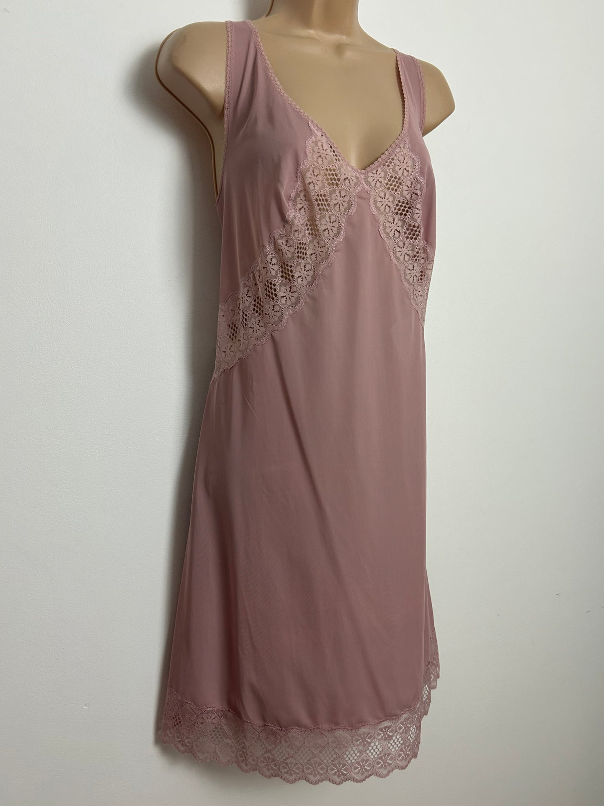Vintage 1960s NEW EDELWEISS Italy Size 16 Pale Dusky Pink Nylon Slip