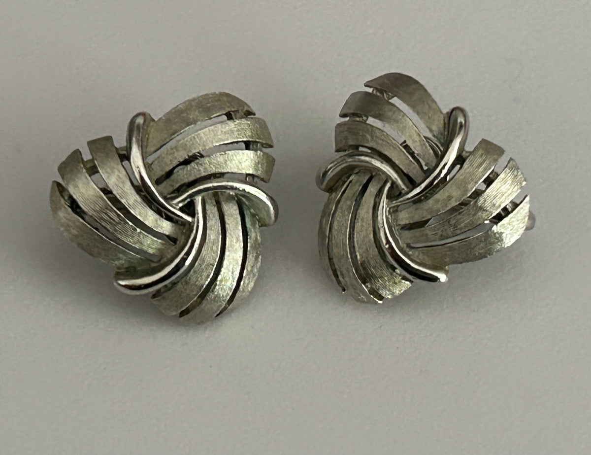 Vintage 1960s TRIFARI Silver Tone Matt Clip On Earrings