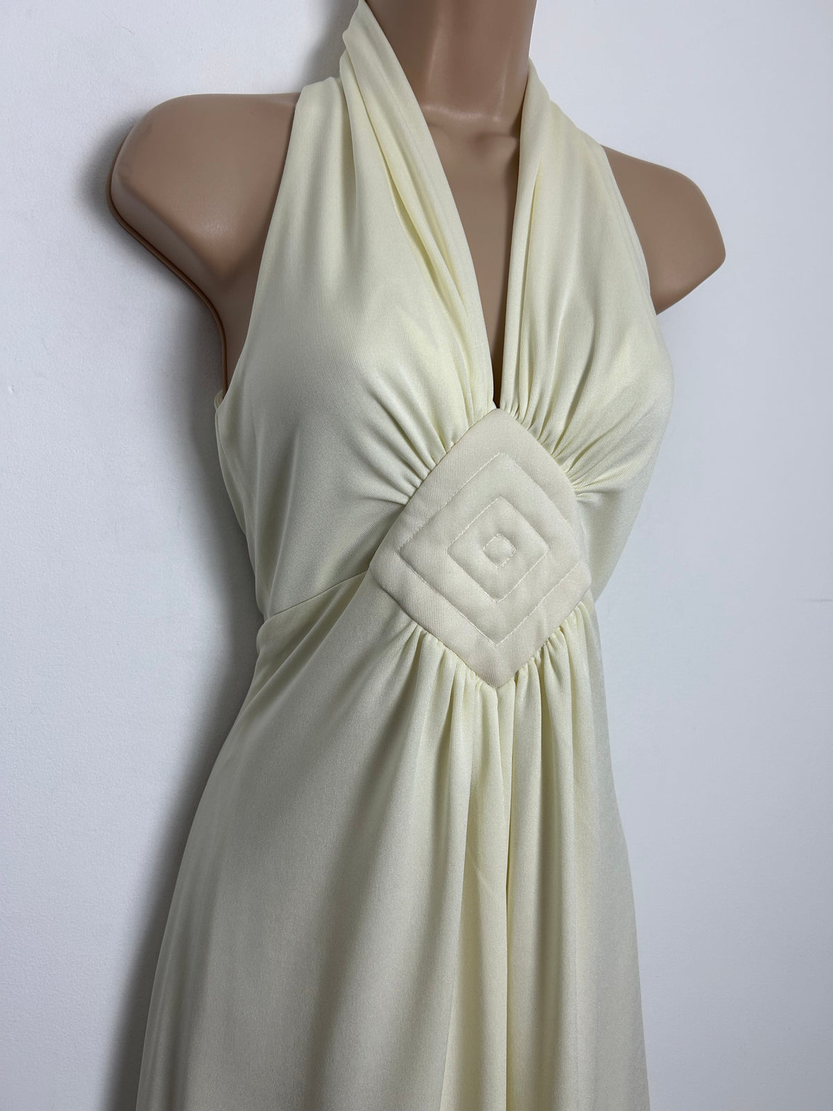Vintage 1970s Size 6 Beautiful Cream Diamond Stitch Detail Halterneck Empire Line Summer Occasion Maxi Dress