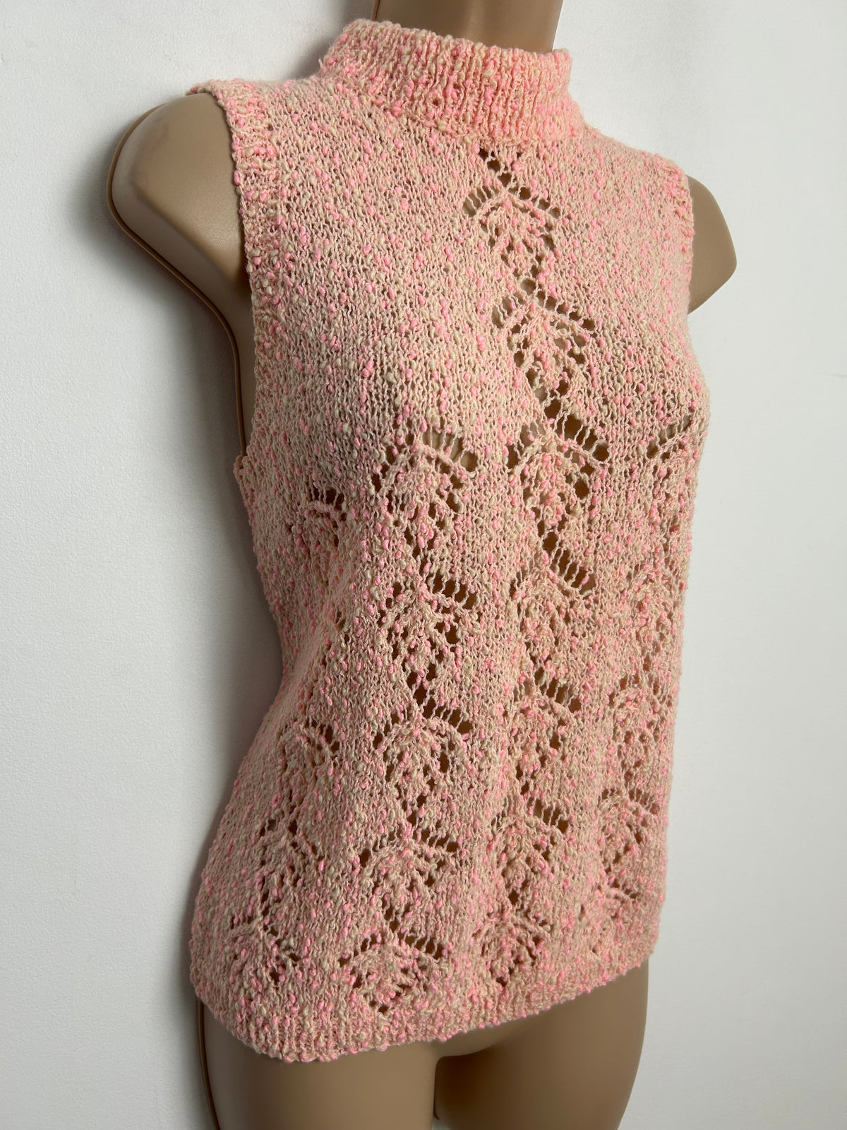 Vintage 1960s Size 10-12 Pink Tones Bobble Wool Turtle Neck Sleeveless Jumper/Tank Top