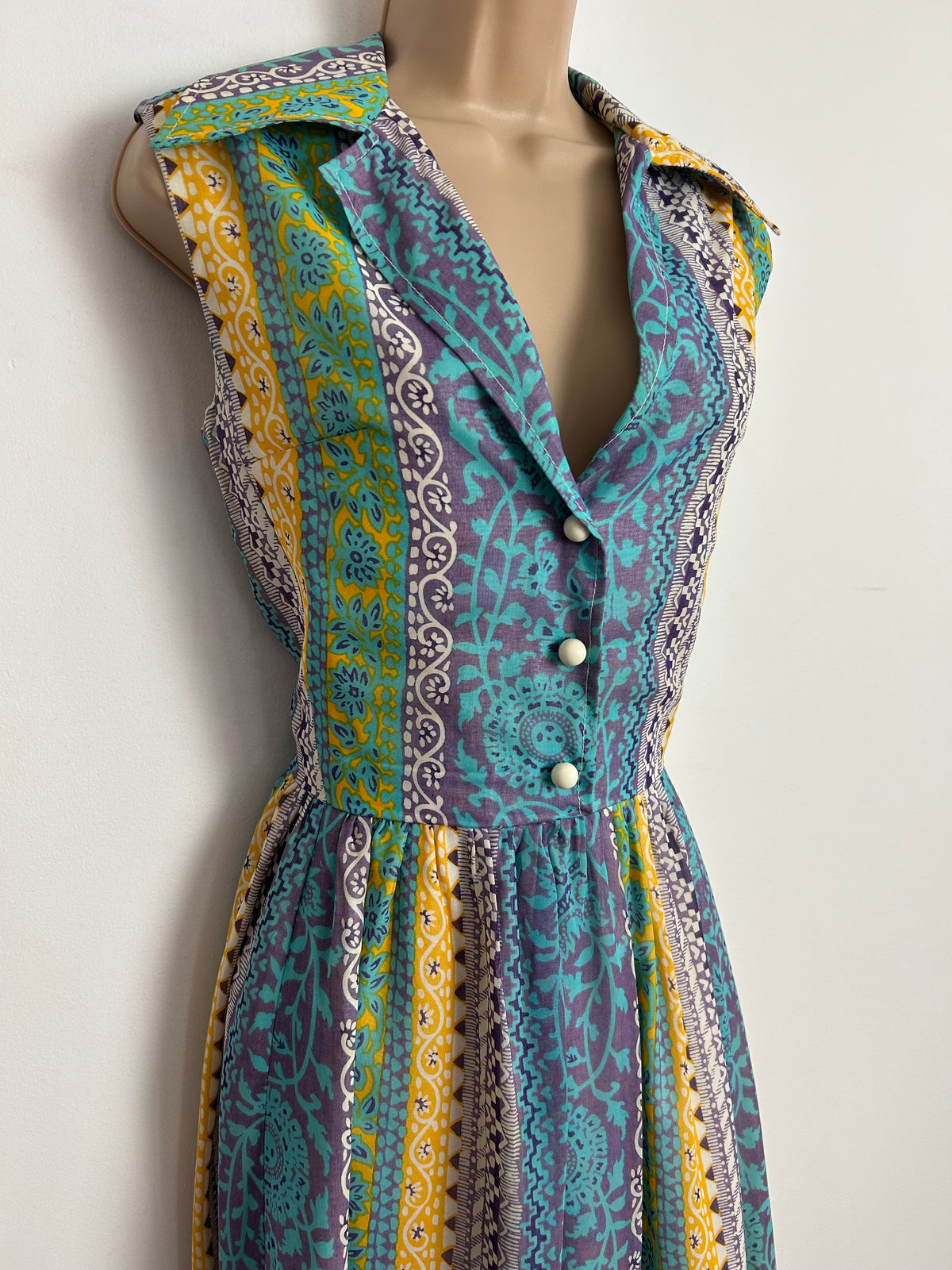 Vintage 1970s RARE DESIGNER TONY ARMSTRONG UK Size 10 Turquoise Yellow Purple & White Abstract Stripe Print Maxi Dress