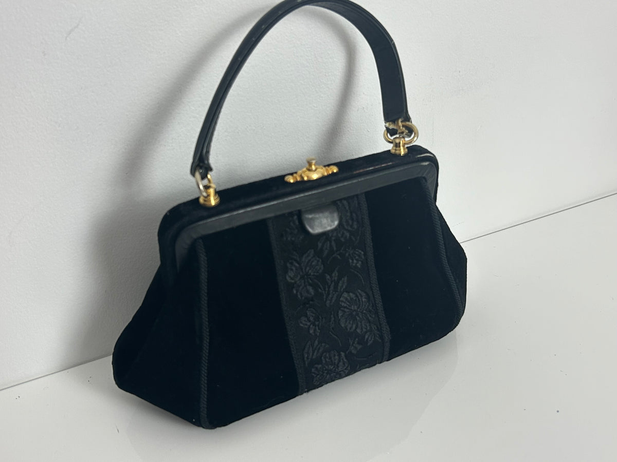 Vintage 1950s Beautiful Black Velvet & Floral Embroidered Bow Bottom Cocktail Evening Bag