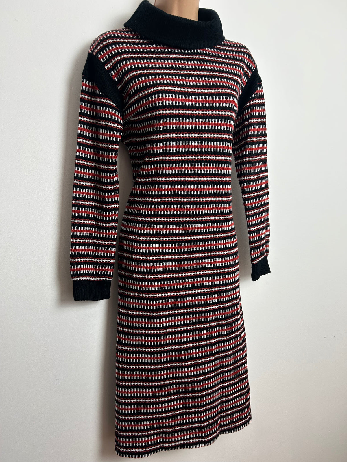Vintage Late 1970s ST MICHAEL Size 14-16 Black Red & White Stripe Knitted Long Sleeve Shift Jumper Style Dress