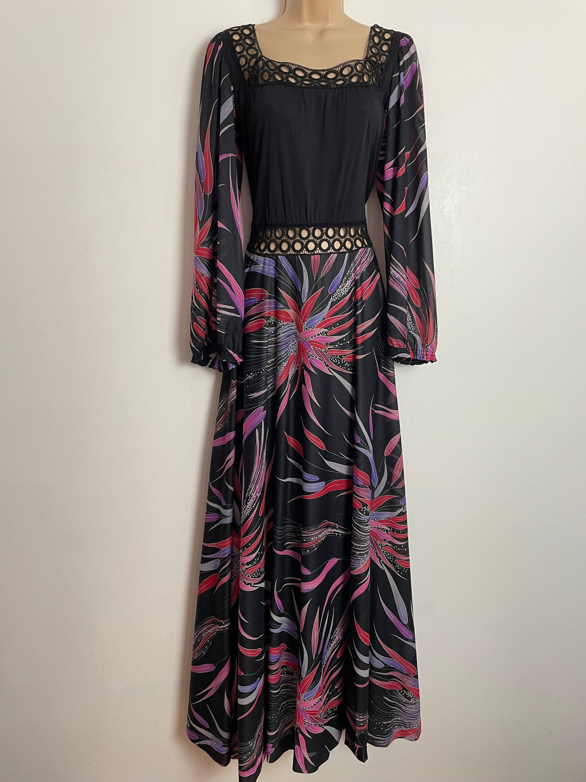 Vintage 1970s LAROUSSE Italy UK Size 8 Black Red & Violet Leaf Print Circle Lace Boho Maxi Dress