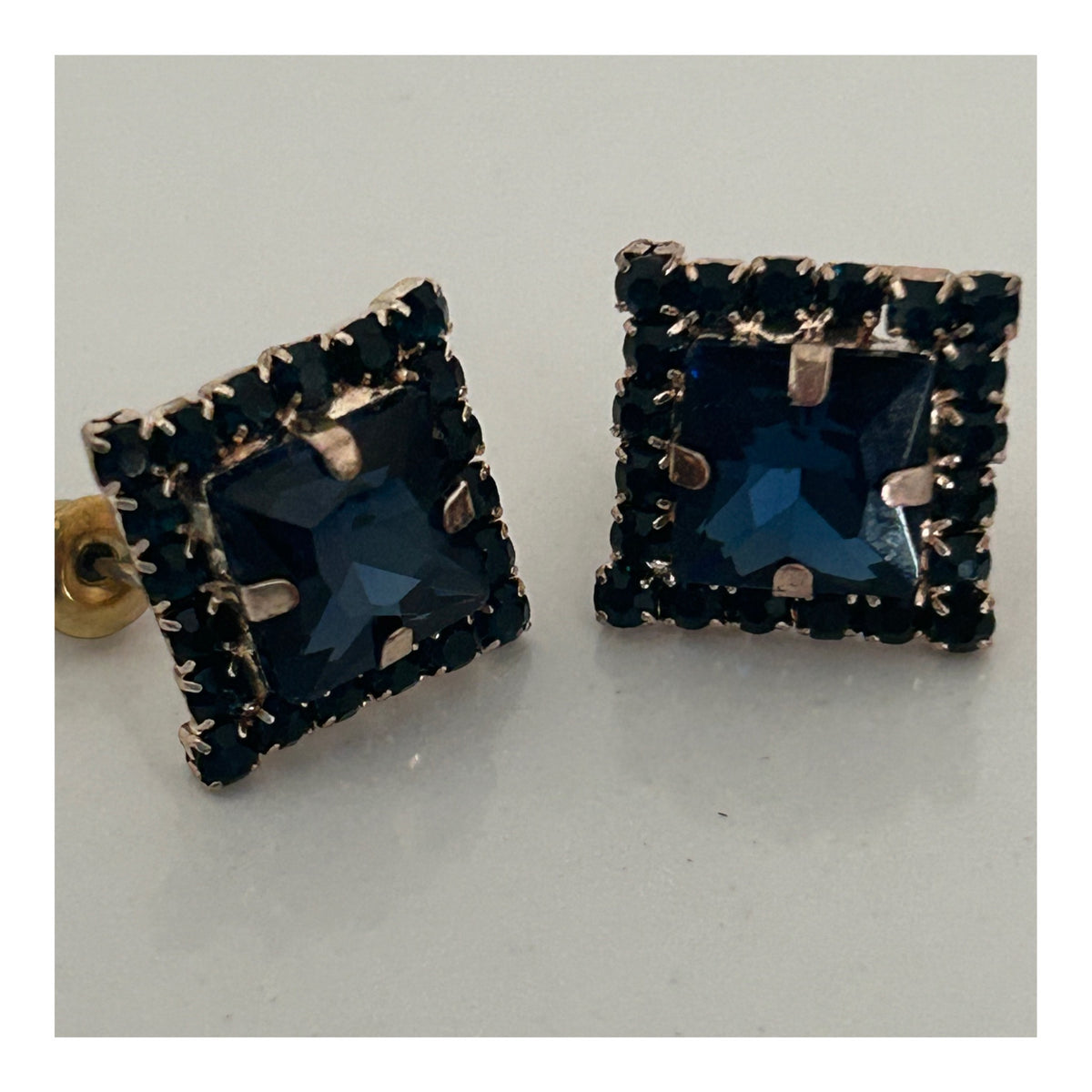 Vintage 1960s Beautiful Gold Tone Blue Diamante & Glass Stone Set Earrings