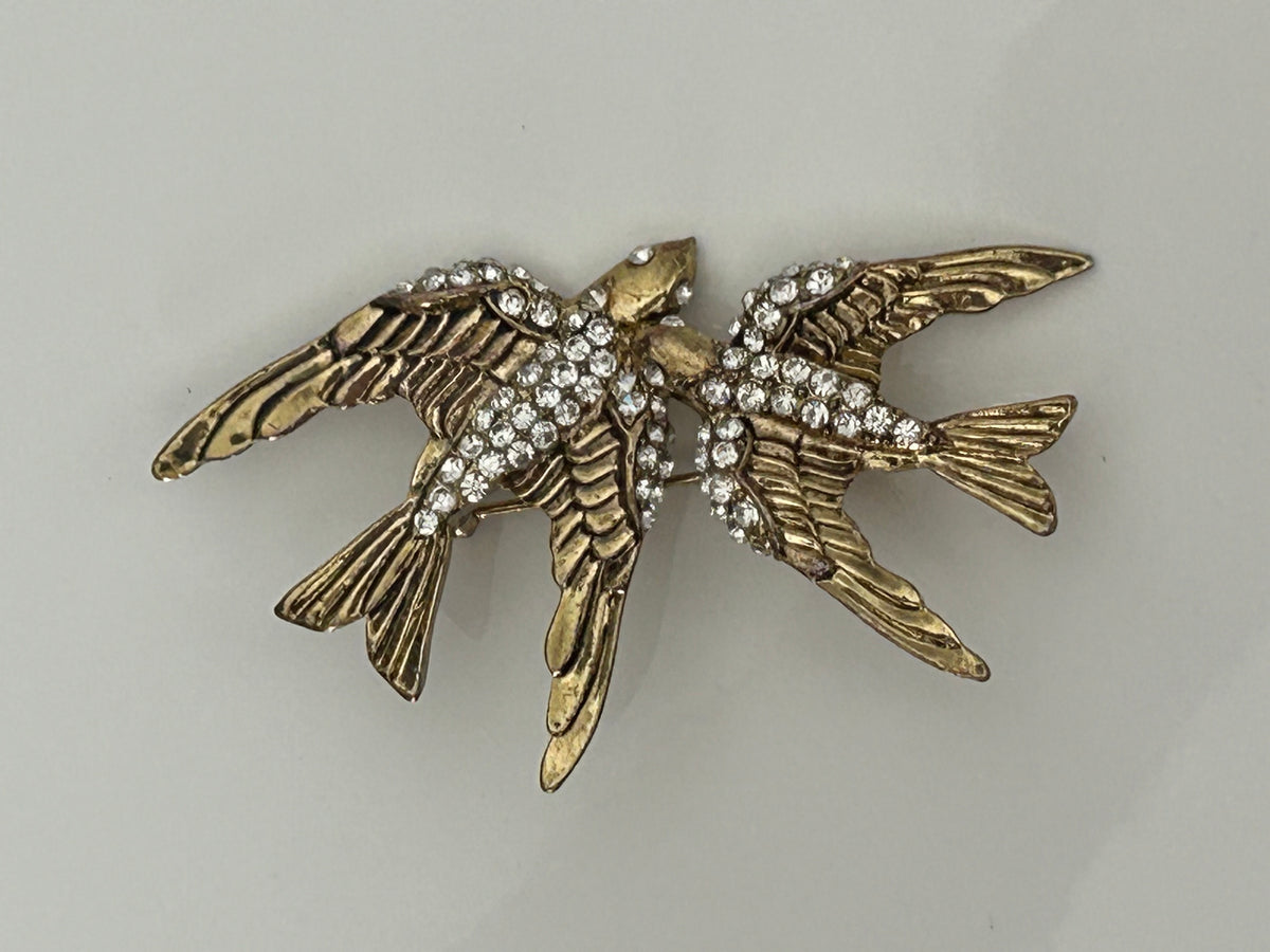 Vintage 1980s Gold Tone Swallow Birds Diamante Set Pin Brooch