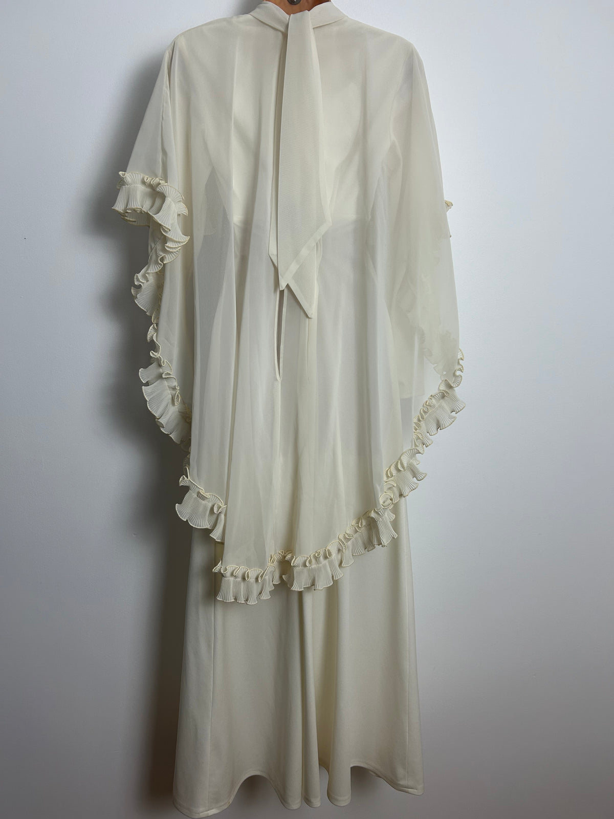Vintage Early 1970s Size 8 Cream Chiffon Cape Overlay Long Sleeve Boho Occasion Dress Hostess Gown