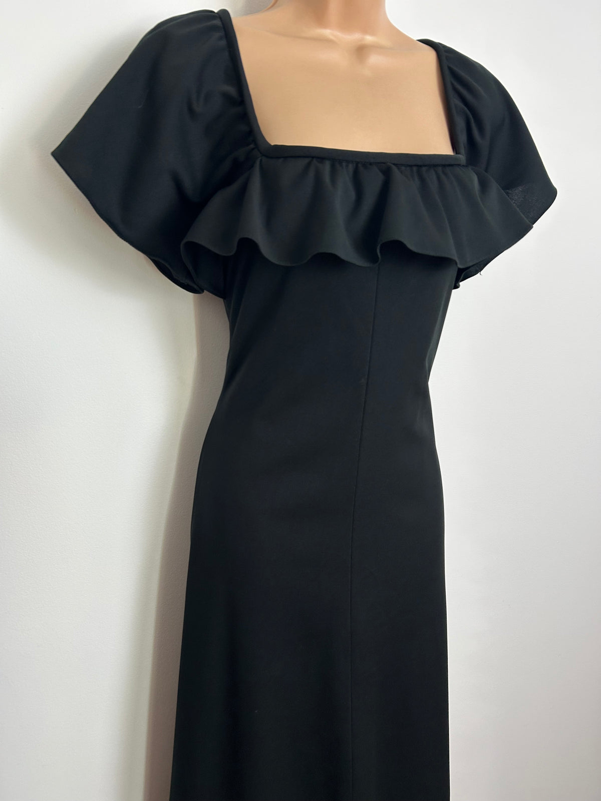 Vintage 1970s Size 6 Black Ruffle Trim Lace Up Back Boho Maxi Dress
