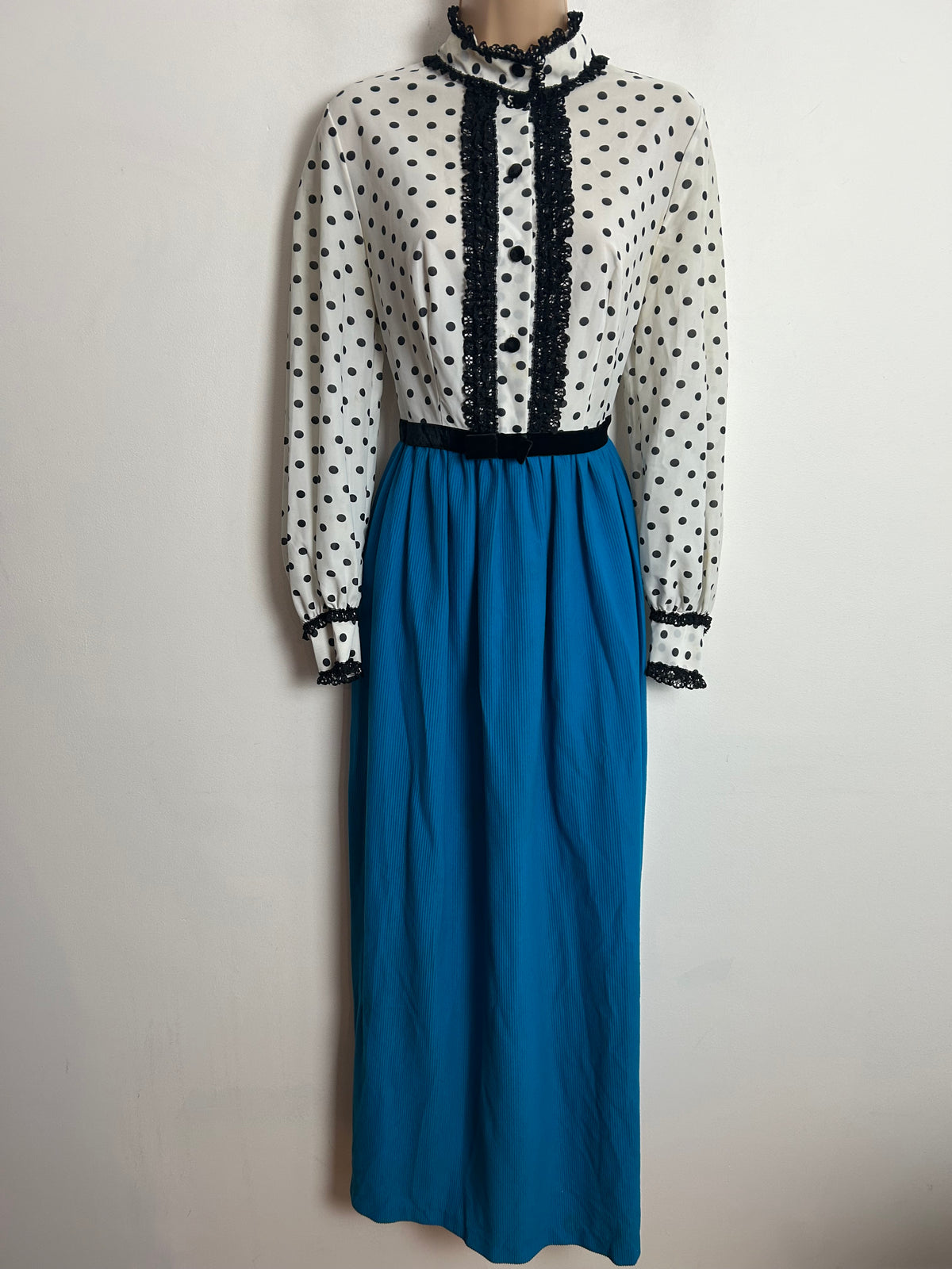 Vintage 1970s UK Size 10-12 White Black & Peacock Blue Polka Dot Nylon Lightweight Prairie Boho Maxi Dress