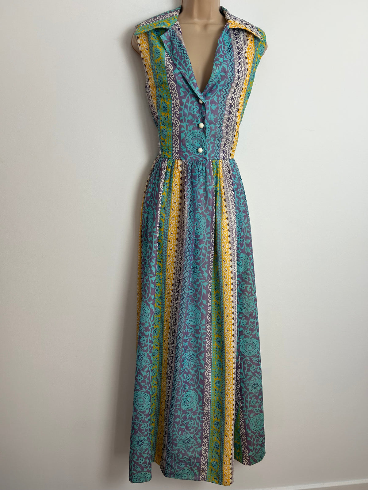Vintage 1970s RARE DESIGNER TONY ARMSTRONG UK Size 10 Turquoise Yellow Purple & White Abstract Stripe Print Maxi Dress