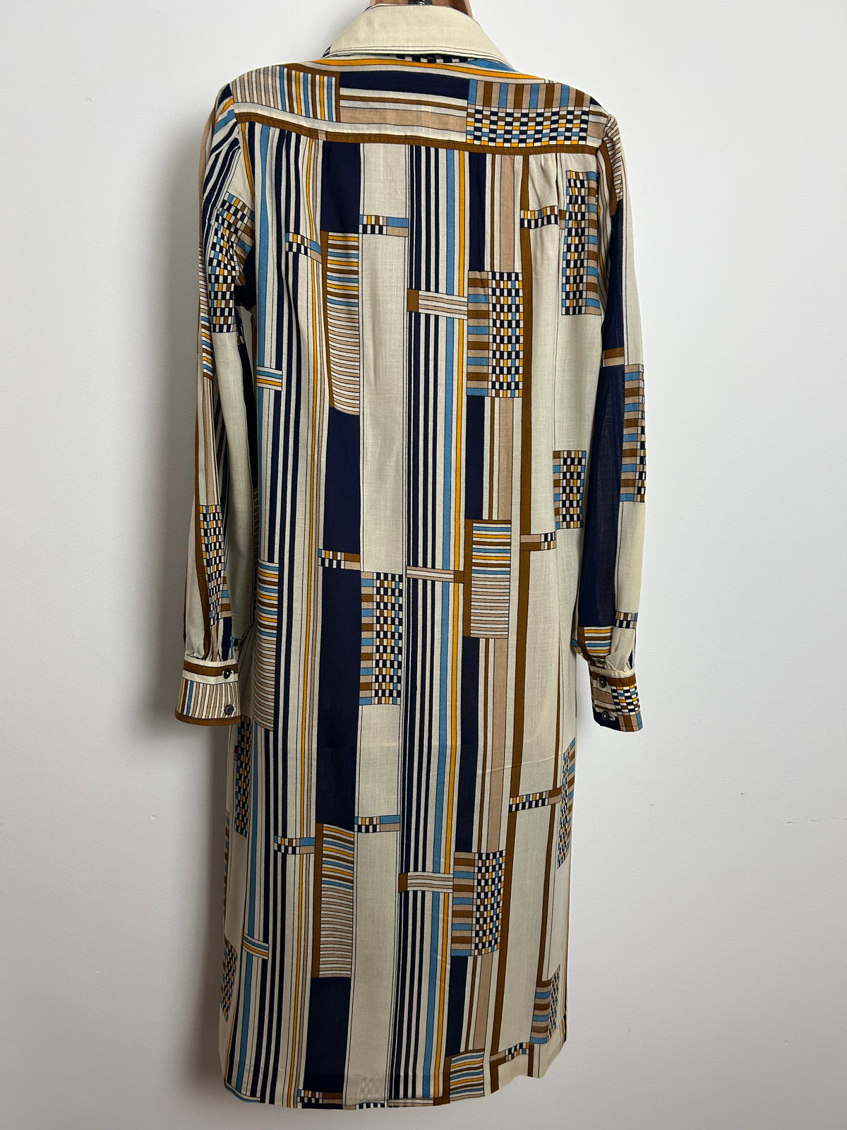 Vintage 1970s SUSAN SMALL Size 12-14 Beige Brown Orange & Blue Geo Stripe Print Shirt Dress