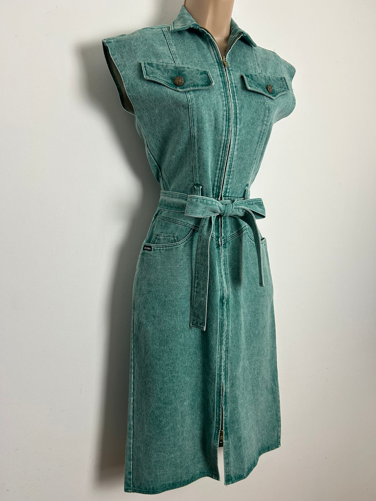 Vintage 1980s Size 8 Fab Green Denim Sleeveless Zip Fronted Belted Day Dress