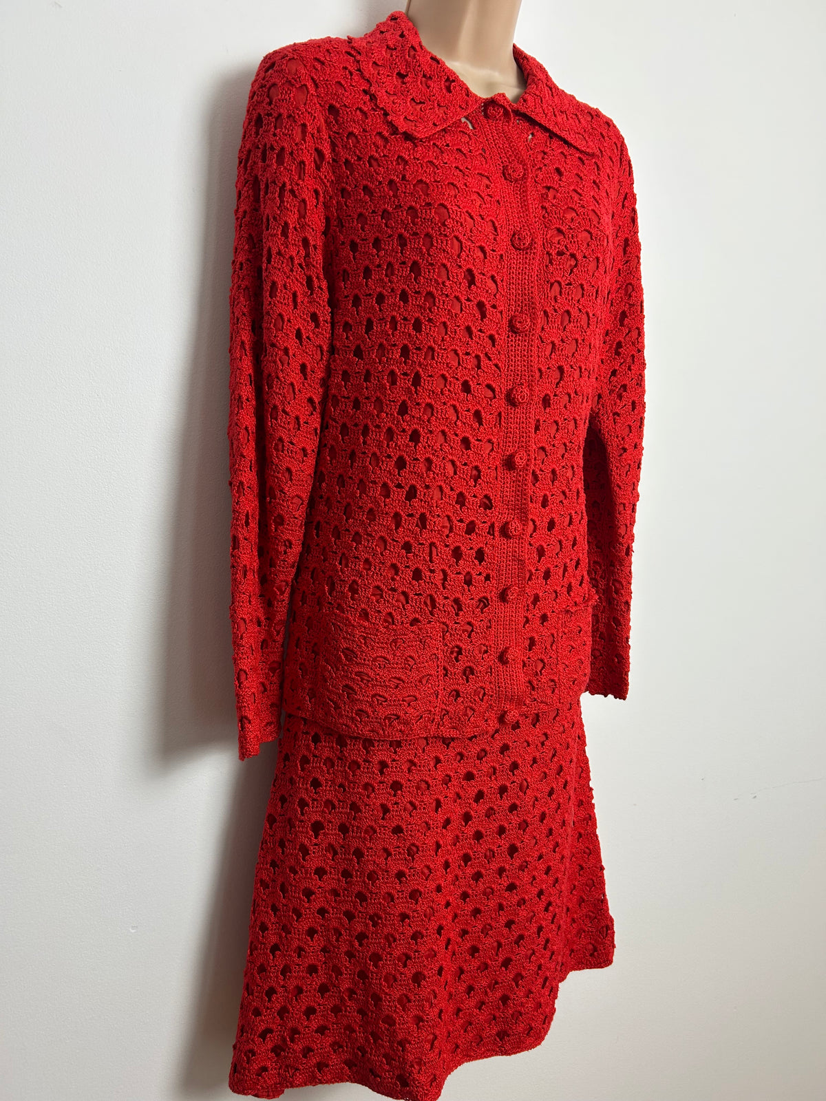 Vintage 1960s VERY RARE KLESHIE BELLMAN Size 12 Hand Made 100% Wool Red Crochet Skirt Suit