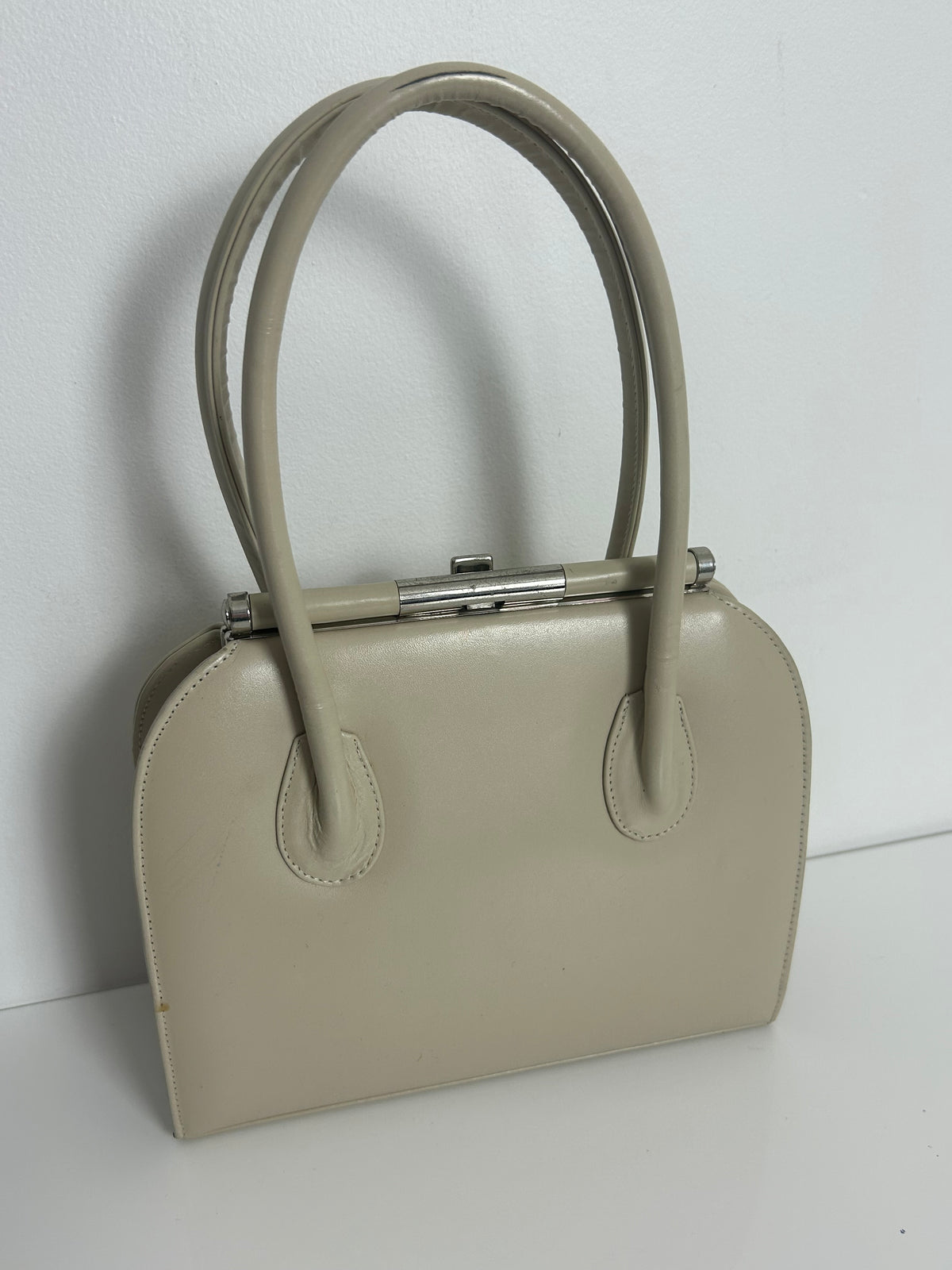 Vintage 1960s DEGREE Handmade In England Cream Leather Kelly Style Handbag