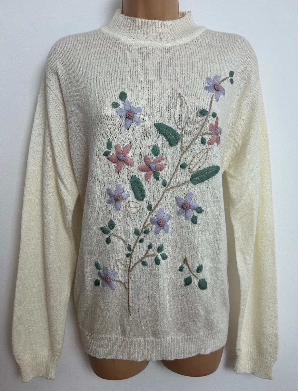 Vintage 1980s CLASSICS Size 14-16 Winter White Floral Embroidered Cottage Core Jumper