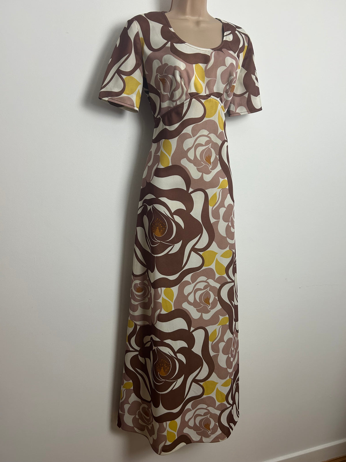 Vintage 1970s Size 10 Brown White & Yellow Abstract Print Maxi Dress
