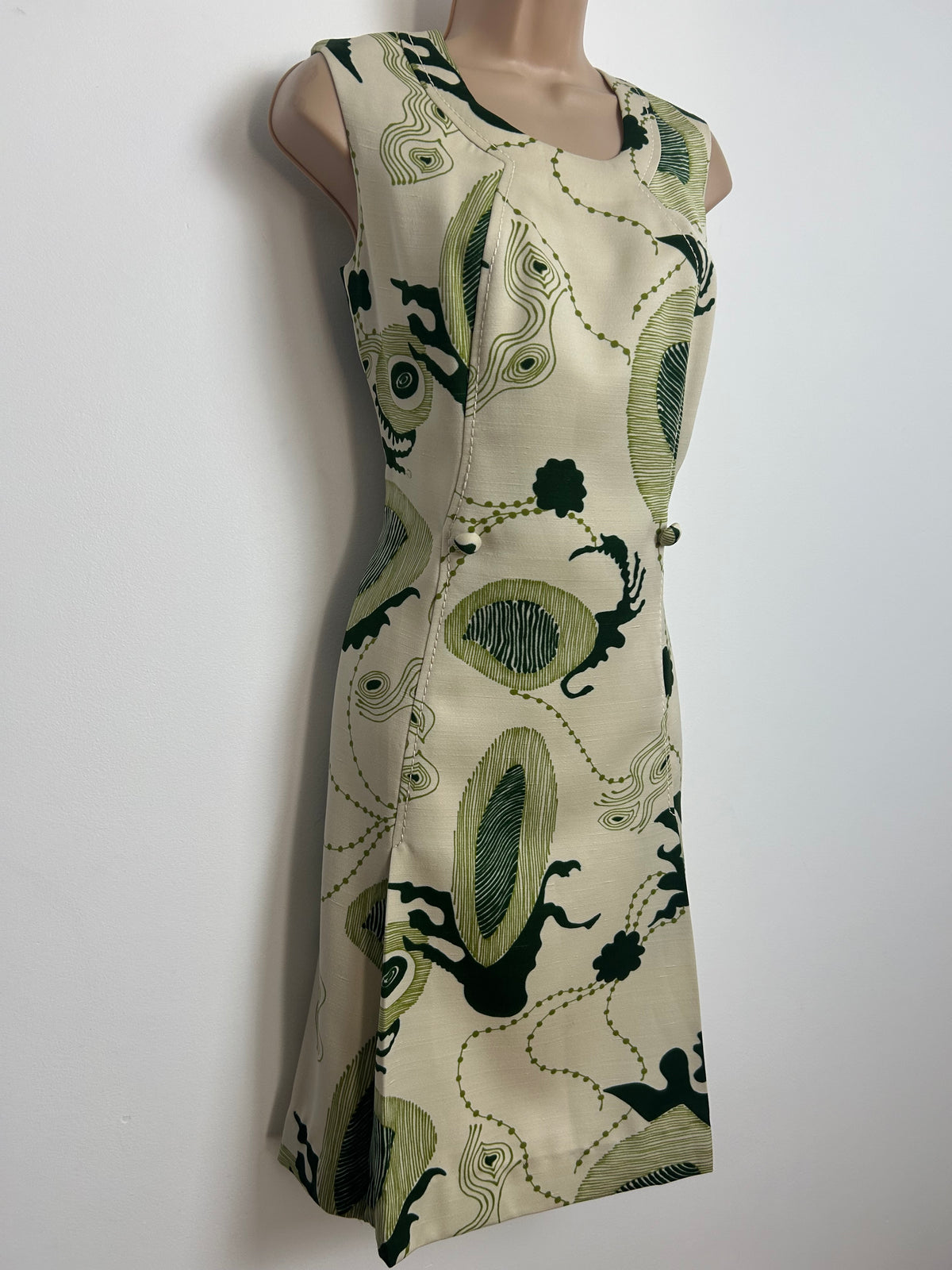 Vintage 1960s Size 12 Cream & Green Abstract Print Sleeveless Mod Shift Dress