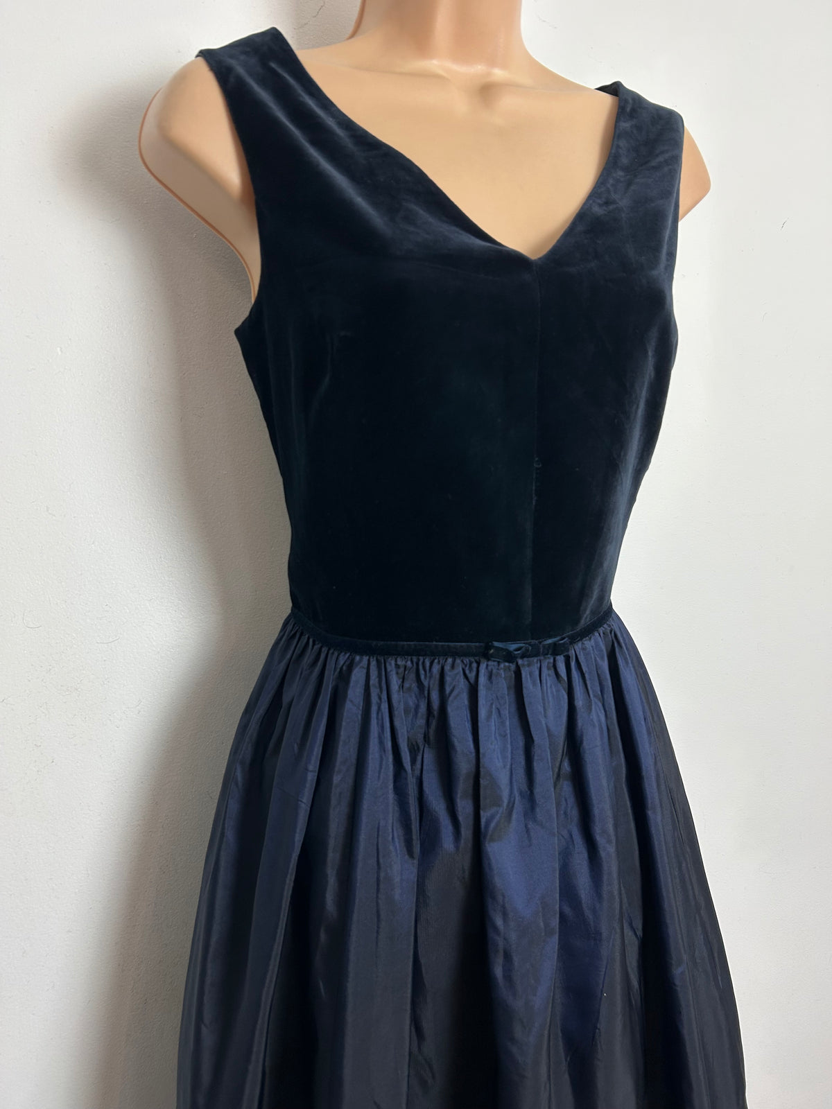 Vintage 1980s LAURA ASHLEY Size 14 (16 On Label) Dark Midnight Blue Silk & Velvet Occasion Maxi Dress