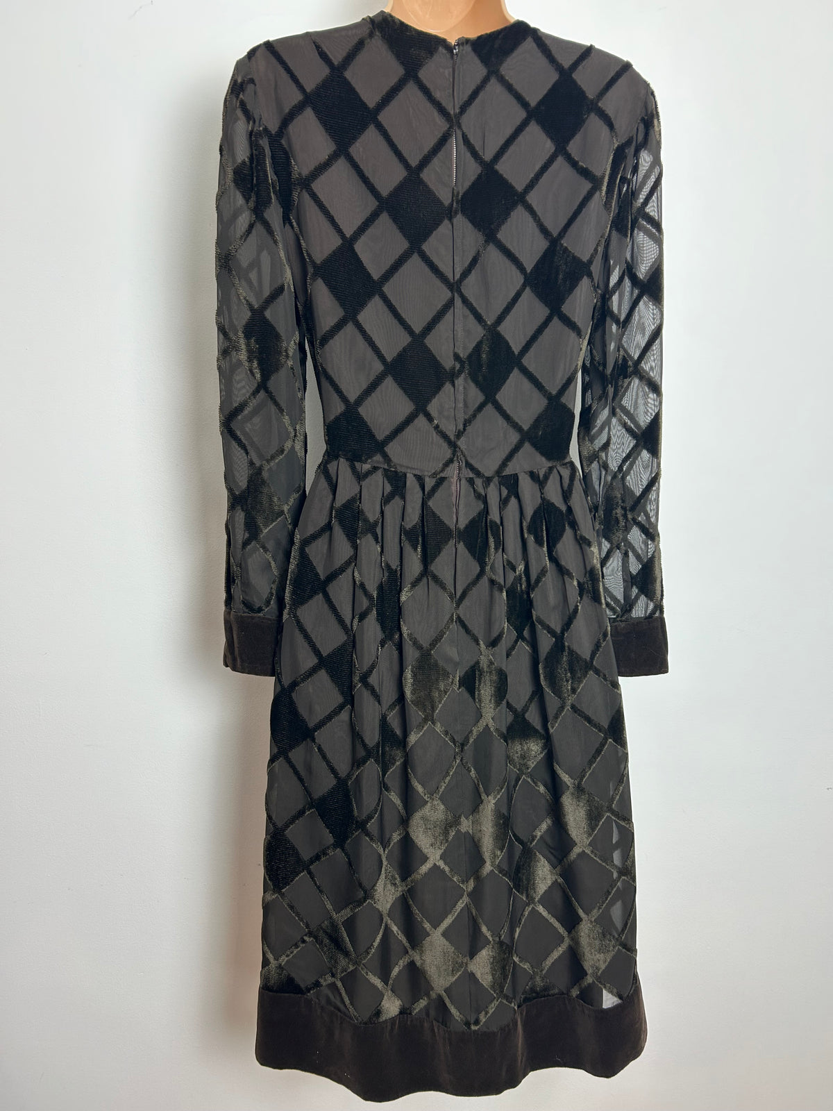 Vintage 1960s JEAN ALLEN Size 8-10 Brown Chiffon & Velvet Diamond Check Pattern Long Sleeve Dress