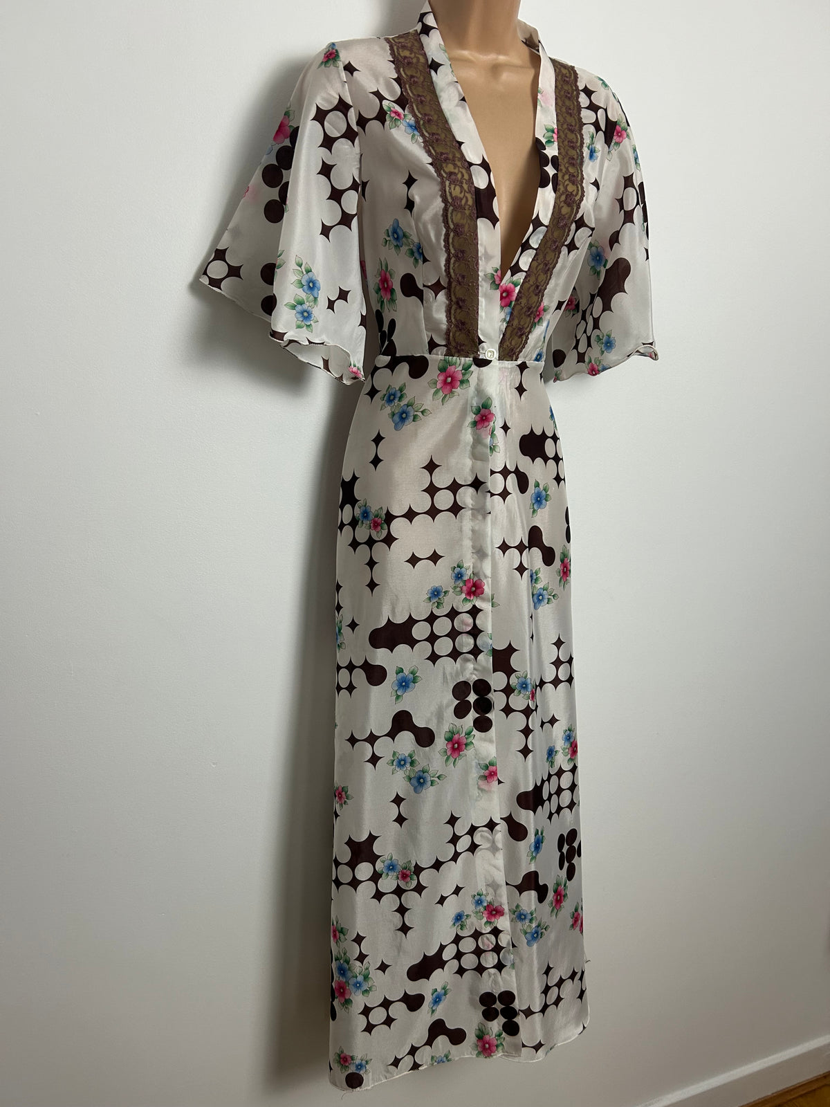 Vintage 1970s Size 12 Ivory White & Brown Floral & Abstract Spot Print Lace Trim House Coat Hostess Gown Cover Up