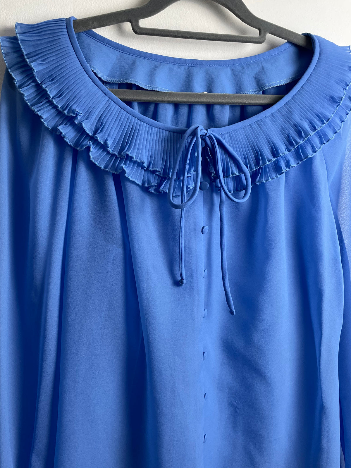 Vintage 1970s UK Size 12 Blue Pleated Ruffle Trim Tie Neck Chiffon Long Sleeve Pleated Cuff Blouse