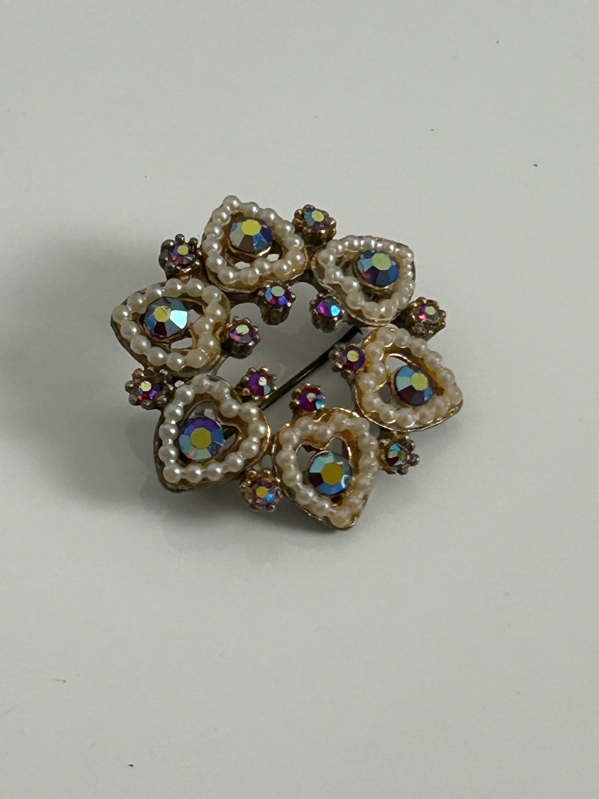 Vintage Late 1950s/Early 1960s Gold Tone Faux Pearl & Aurora Borealis Heart Wreath Brooch