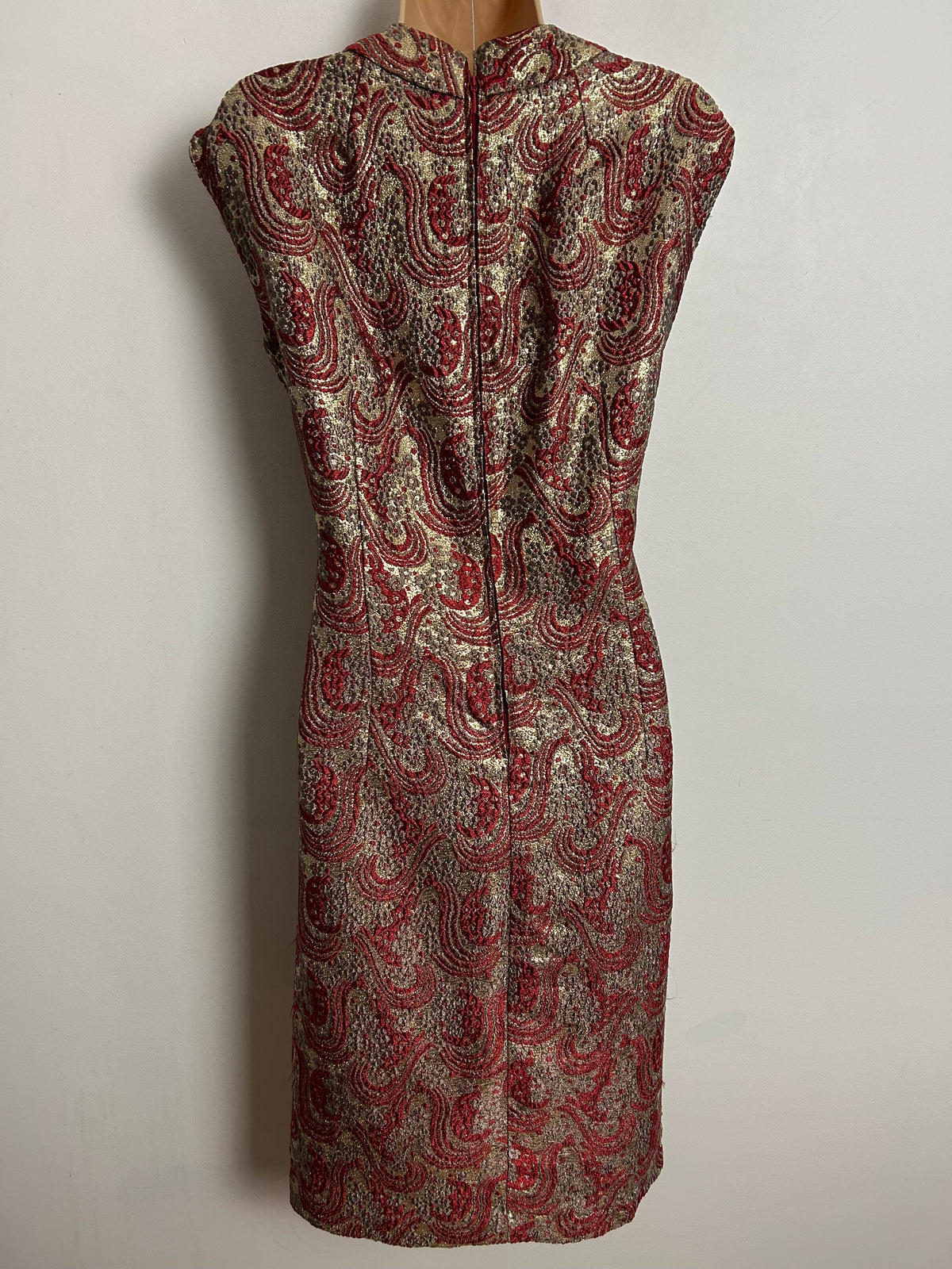 Vintage 1960s UK Size 14 Red & Gold Brocade Sleeveless Mod Xmas Party Shift Dress