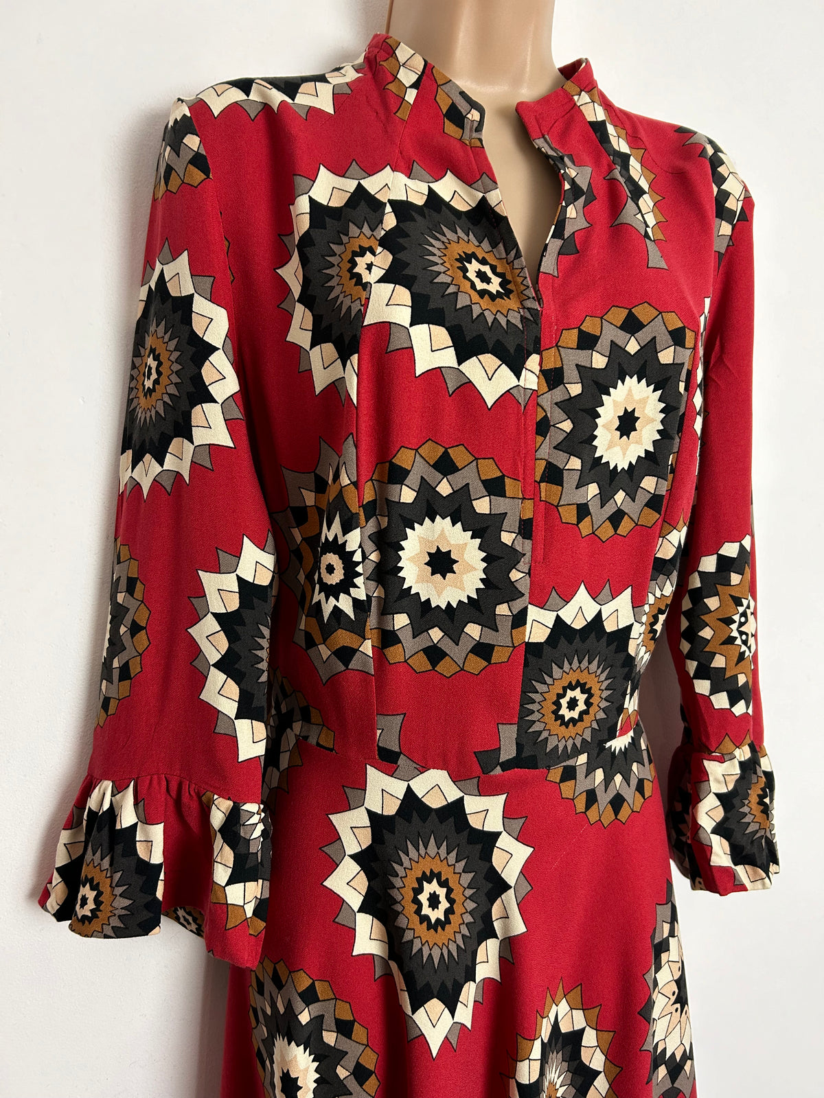 Vintage 1970s UK Size 14 Red Grey Brown & White Abstract Mandela Print Long Sleeve Rayon Dress