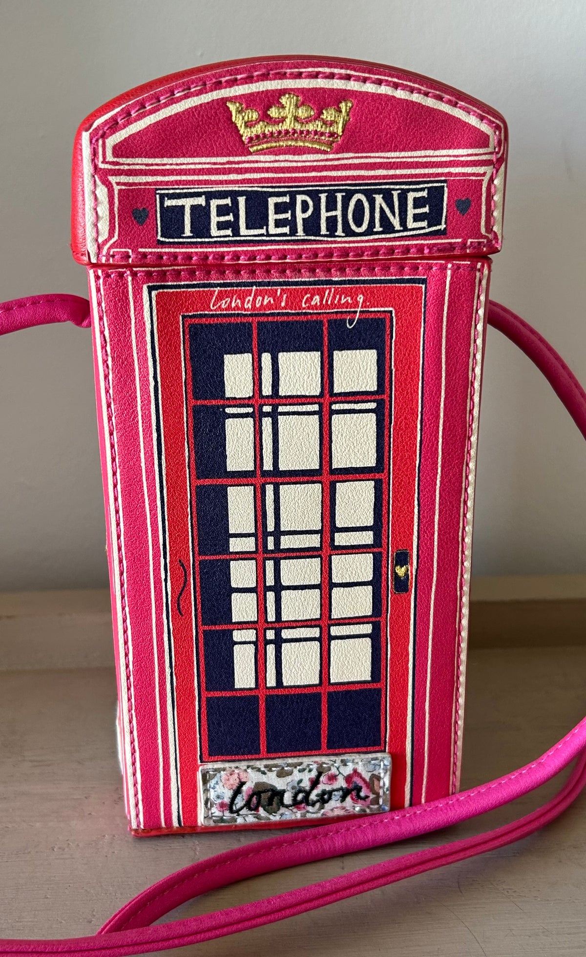 2016 ACCESSORIZE RARE "London's Calling" Red & Pink Public Telephone Box Box Bag