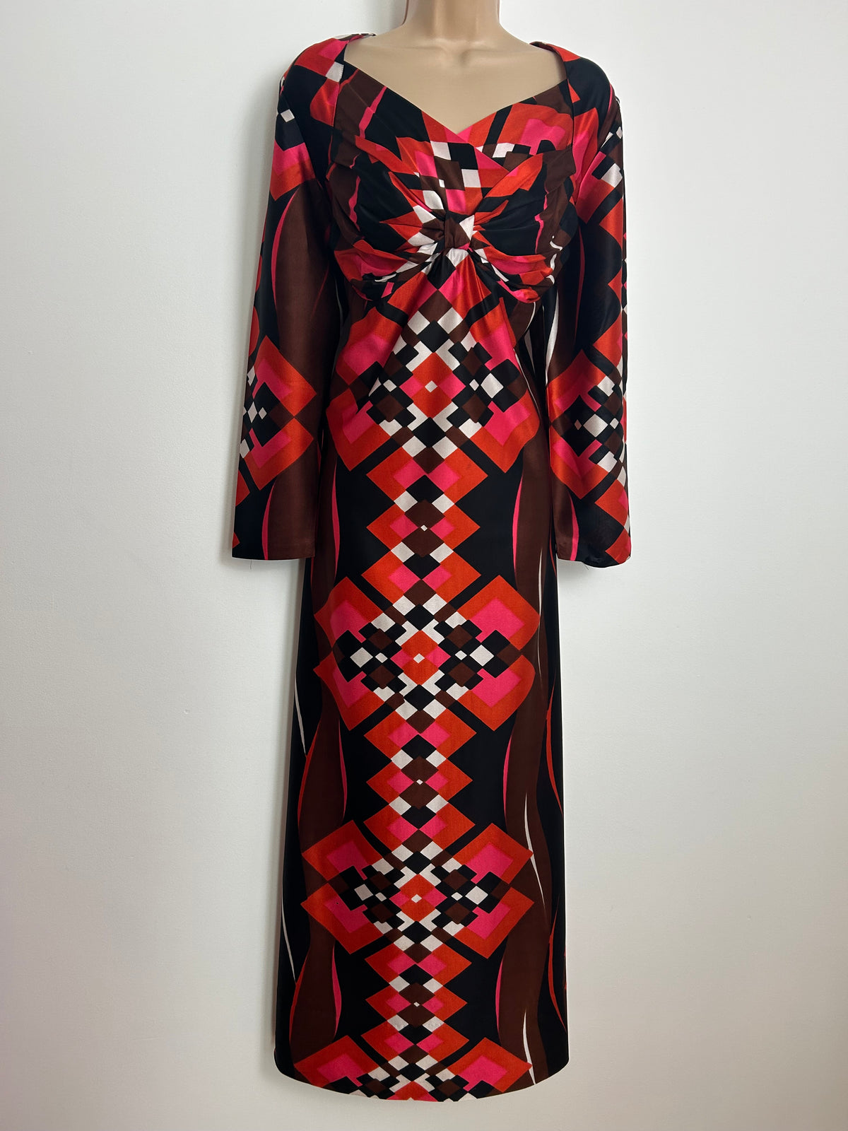 Vintage 1970s Size 16 Black Pink Red Brown & White Geo Print Long Sleeve Maxi Dress
