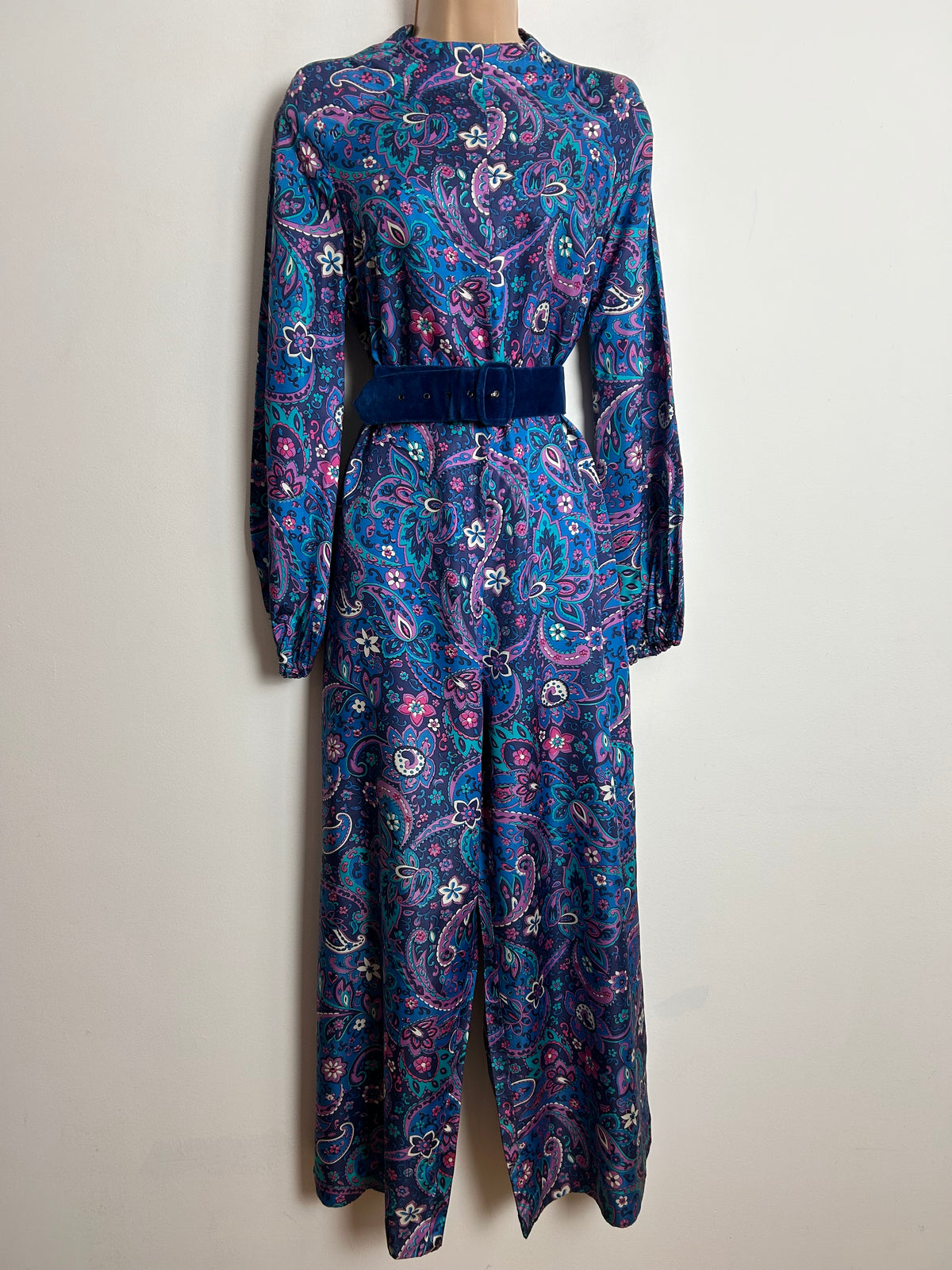Vintage Late 1960s UK Size 8 Blue Purple & Pink Tones Paisley Print Long Sleeve Wide Leg Jumpsuit