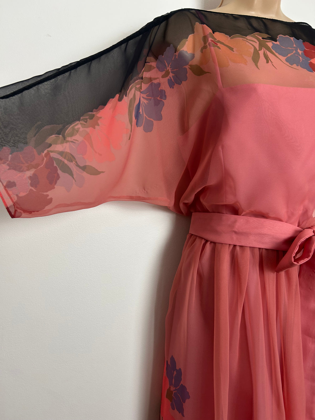 Vintage Early 1980s Size 8-10 Salmon Pink Black Dark Red & Blue Floral Belted Midi Dress