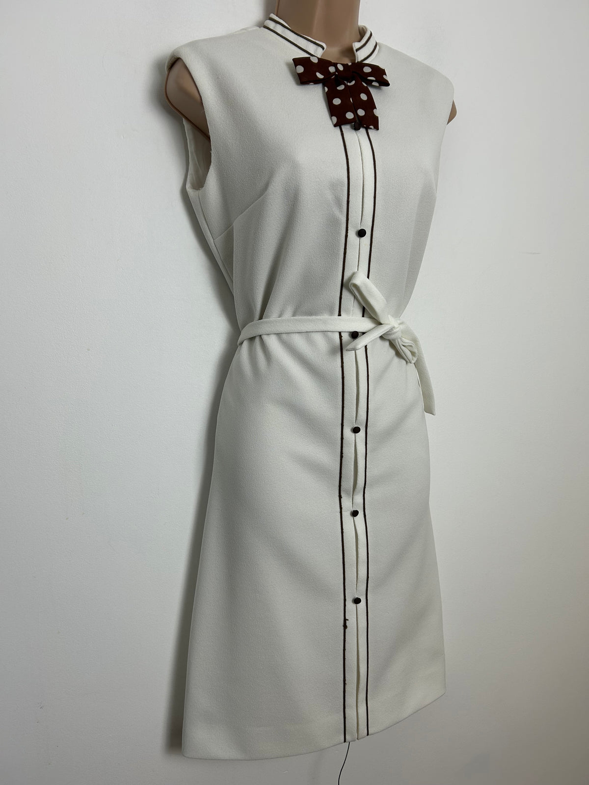 Vintage 1960s Size 12 Off White & Brown Piping Trim Sleeveless Belted Bow Tie Detail Mod Dress