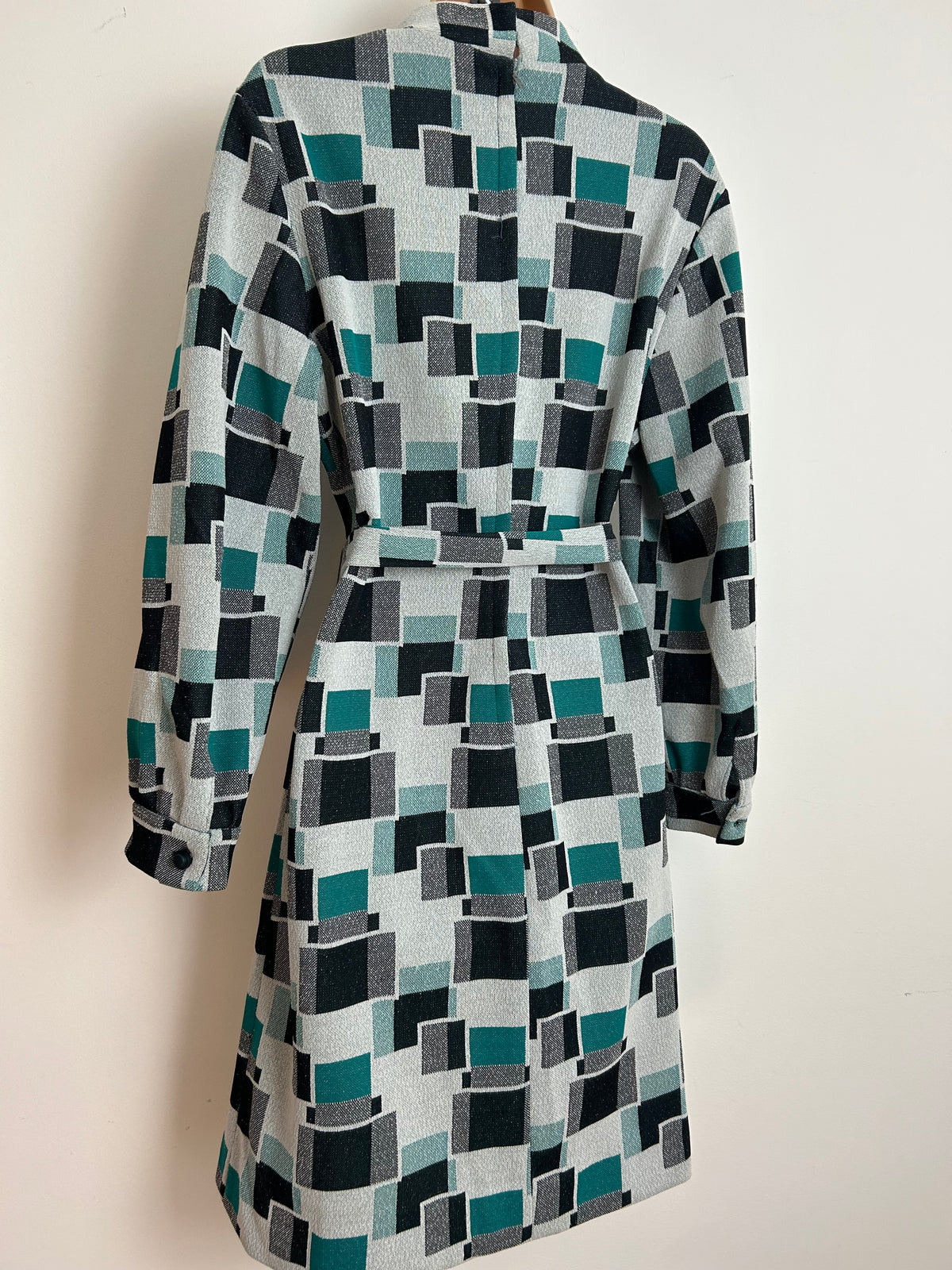 Vintage 1960s Size 16 Teal Black & White Geo Square Print Crimplene Belted Long Sleeve Mod Dress