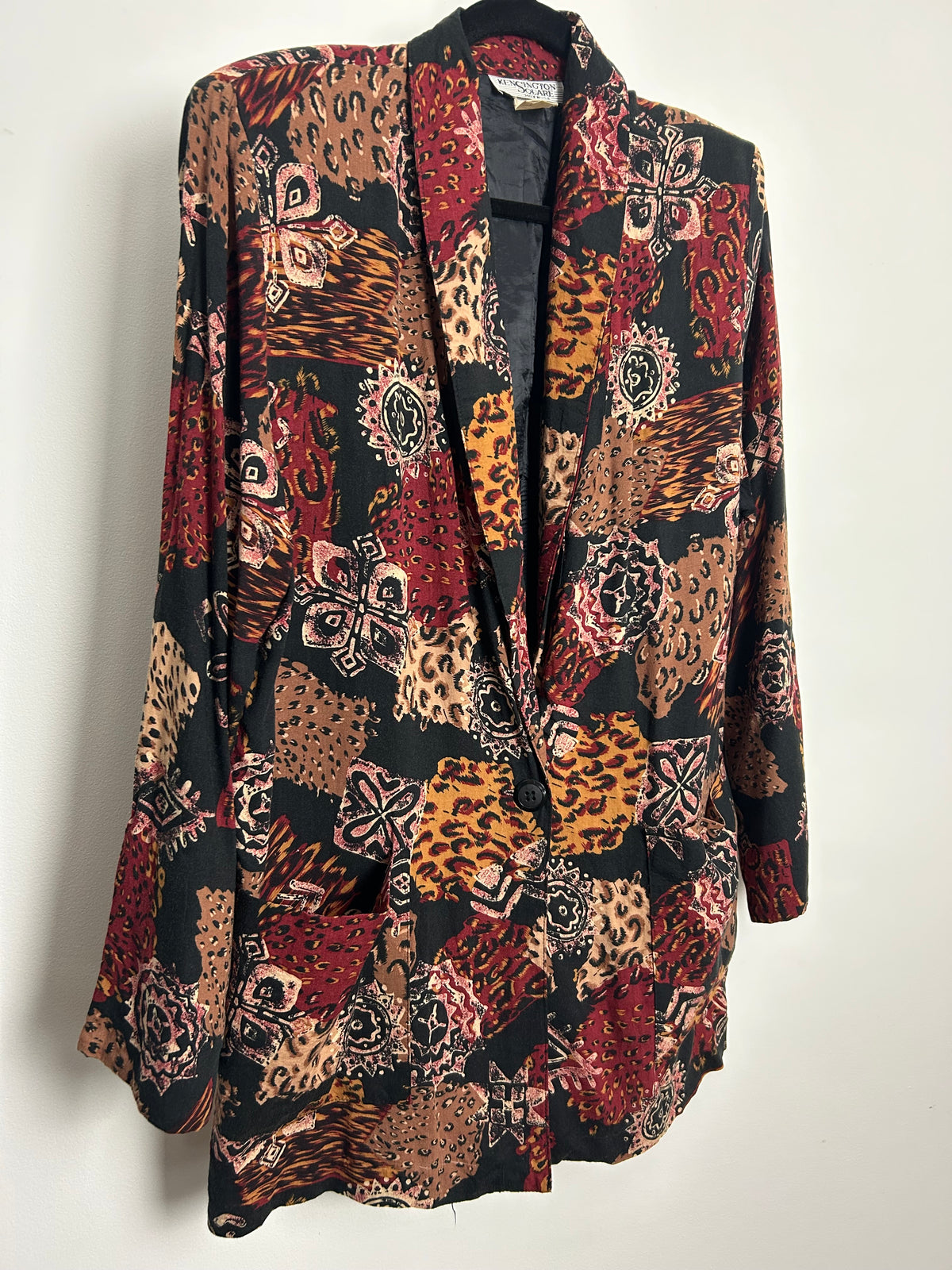 Vintage 1980s KENSINGTON SQUARE Size M (10-12) Dark Red Beige & Black Abstract & Animal Print Oversized Lightweight Blazer