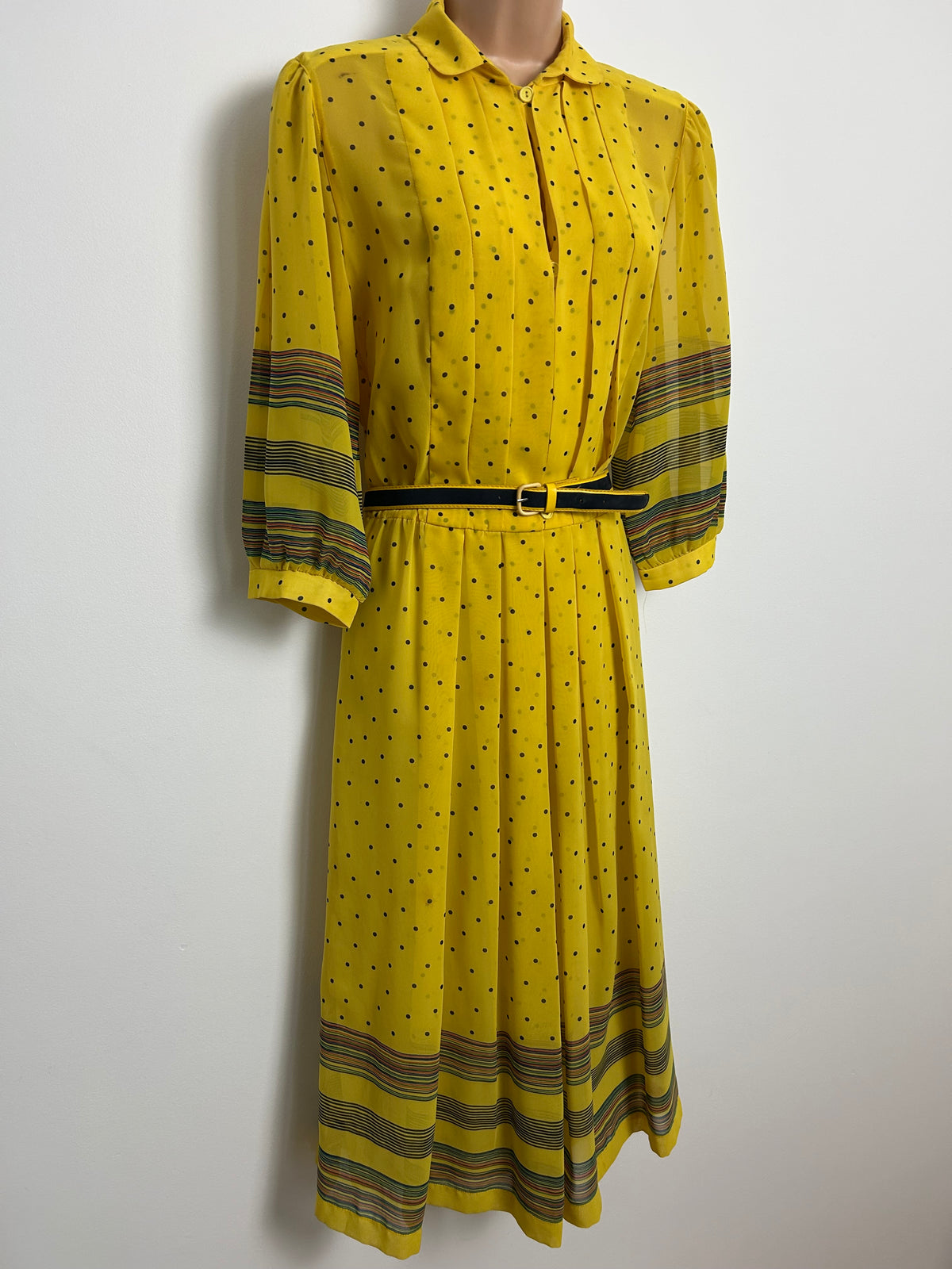 Vintage Late 1970s/Early 1980s CARRE Size 10-12 Yellow & Black Polka Dot Belted Pleated Day Dress