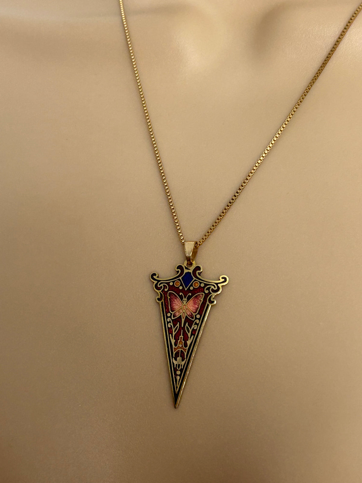 Vintage Gold Tone Red Butterfly Pattern Dagger Shaped Pendant & Necklace