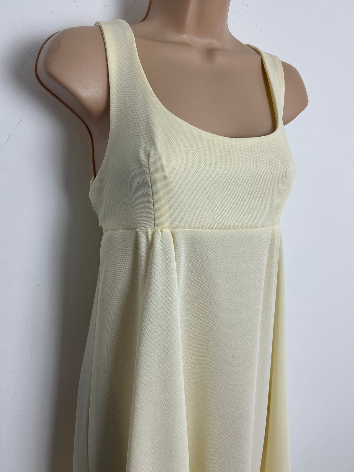 Vintage 1970s Size 8 Cream Sleeveless Tie Back Prairie Boho Festival Maxi Dress