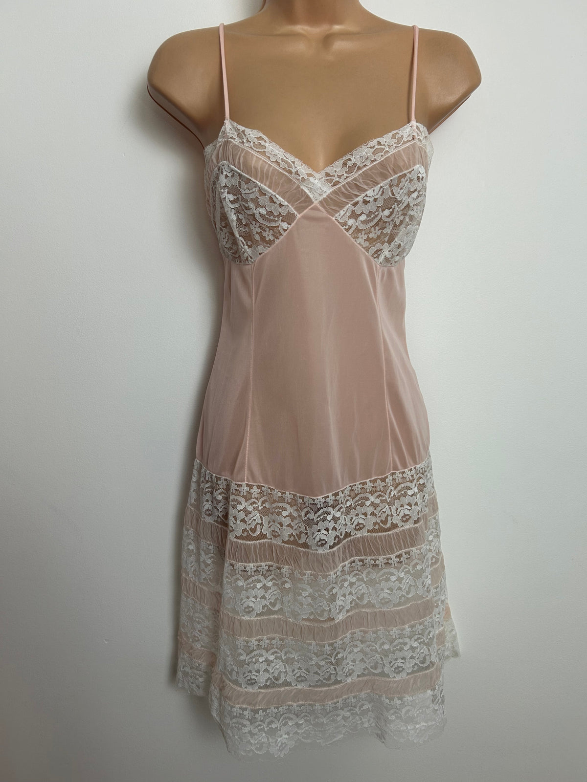 Vintage 1970s Size 8 Very Pale Nude Pink & White Lace Strappy Lace Nylon Slip
