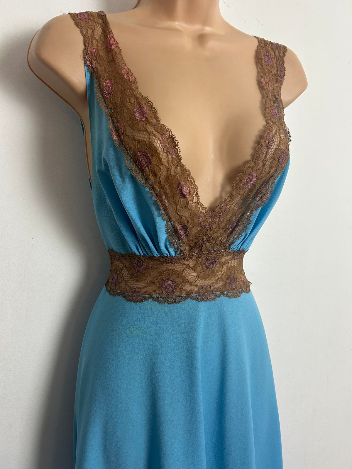 Vintage Late 1960s Size 10 Blue & Brown Lace Trim Matching Peignoir Set