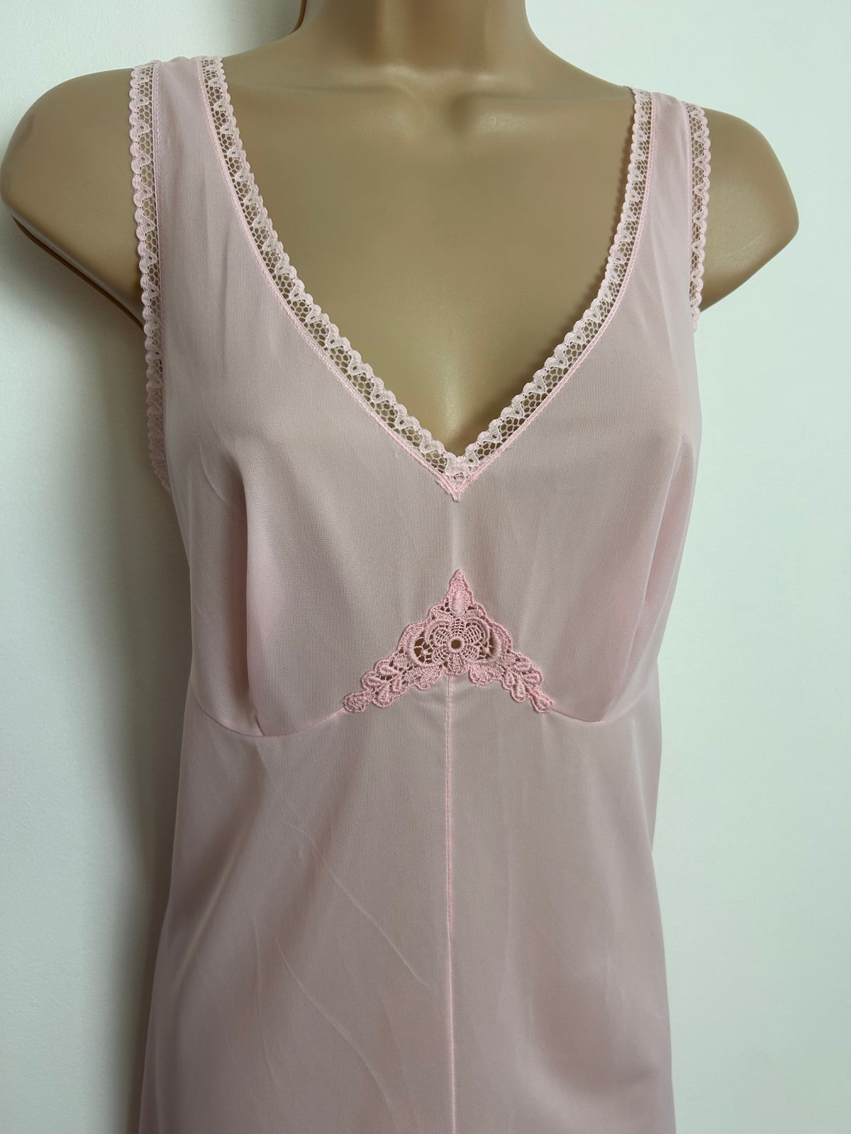 Vintage Made In Italy Size 14 Pale Pink Lace Trim Nylon Slip