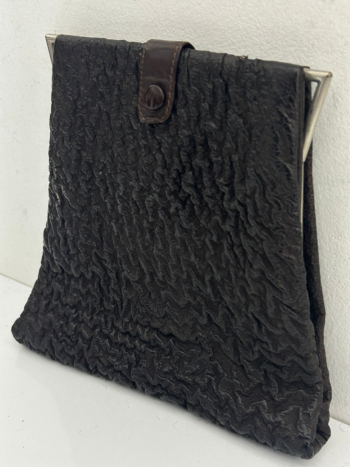Vintage 1940s Dark Brown Textured Leather & Silver Frame Hand Strap Clutch Bag
