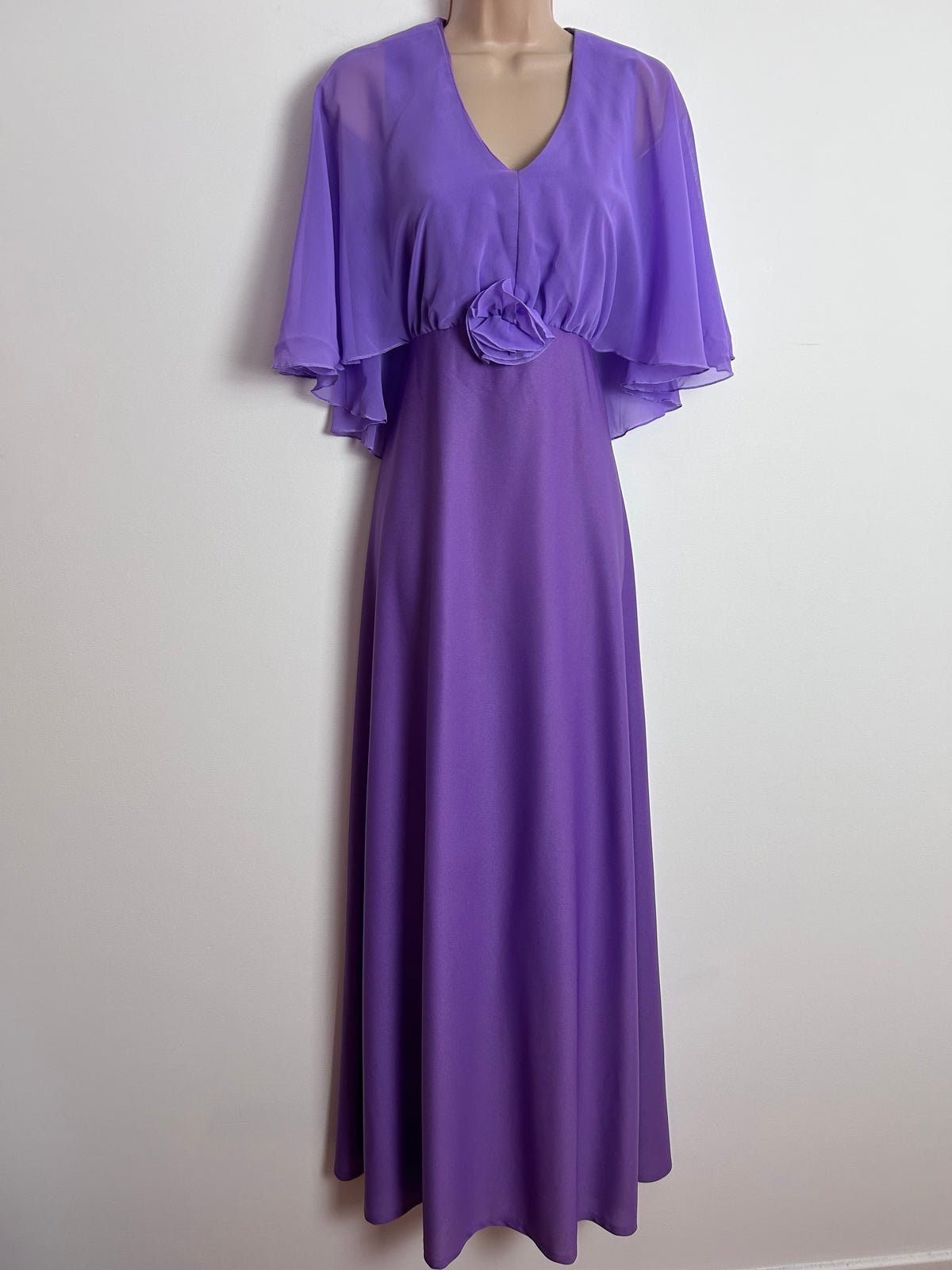 Vintage 1970s C&A UK Size 10 Beautiful Violet Chiffon Cape Sleeve Maxi Dress