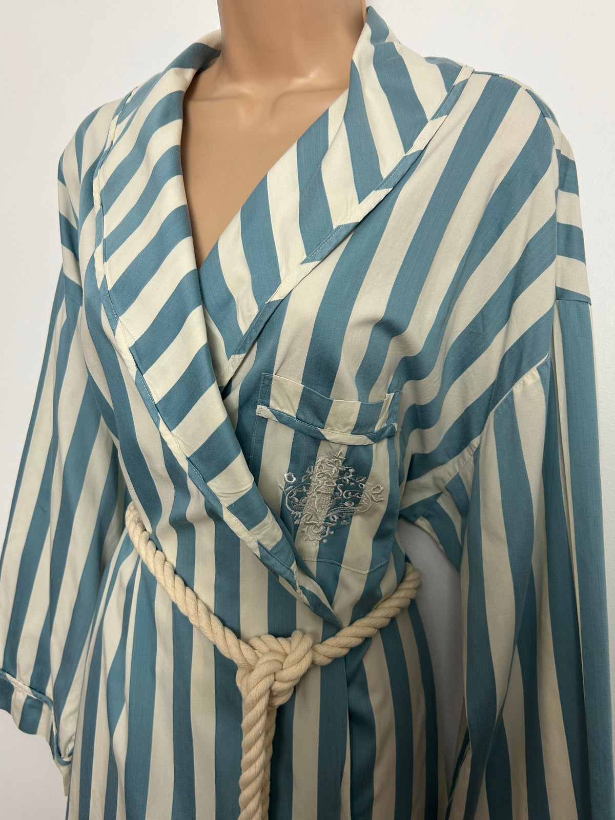 Vintage 1980s LAURA ASHLEY Size 12-14 Blue & White Stripe Cotton Dressing Gown