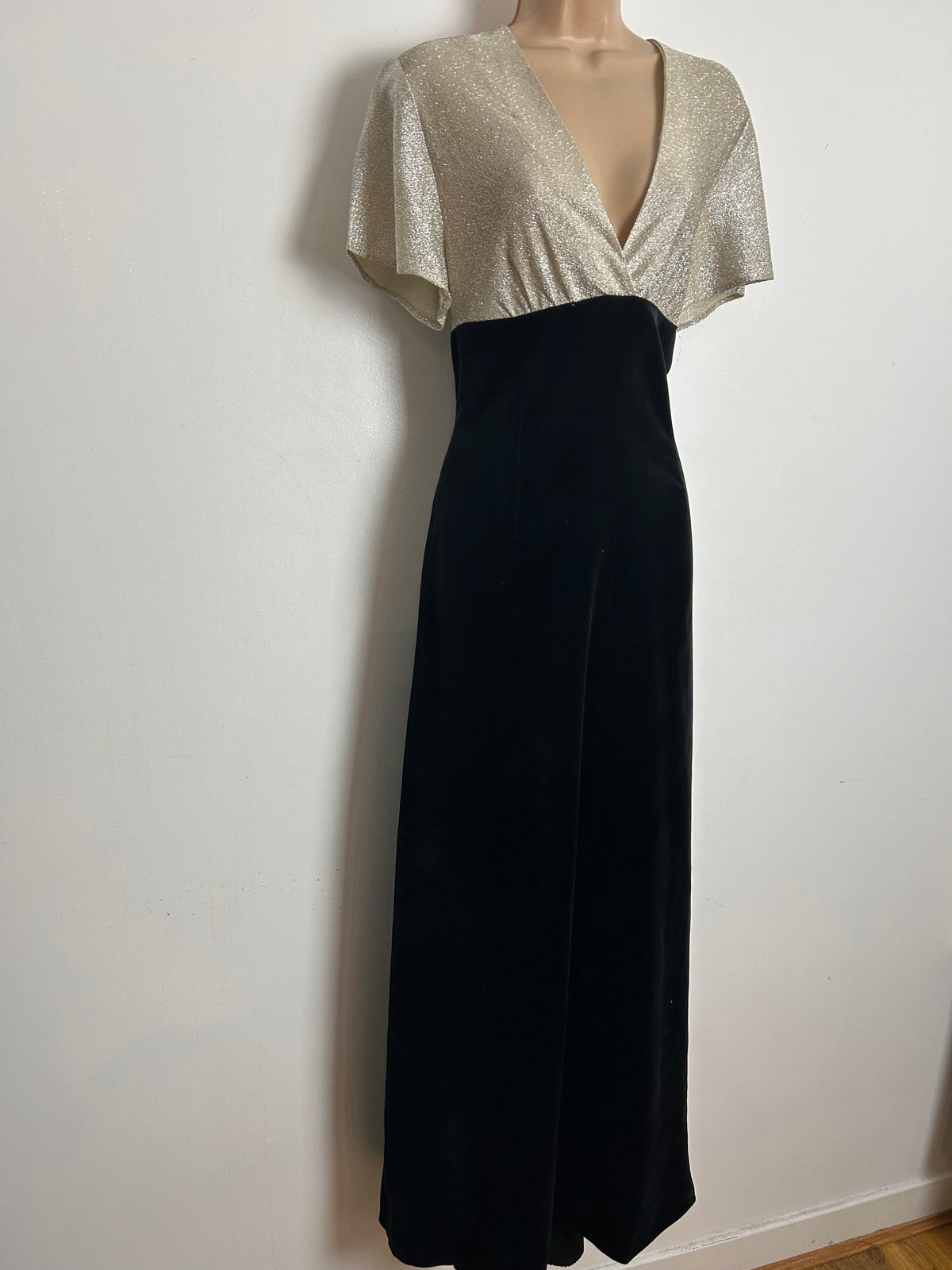 Vintage Late 1960s Size 10 Black Velvet & Pale Gold Lurex Evening Occasion Maxi Dress