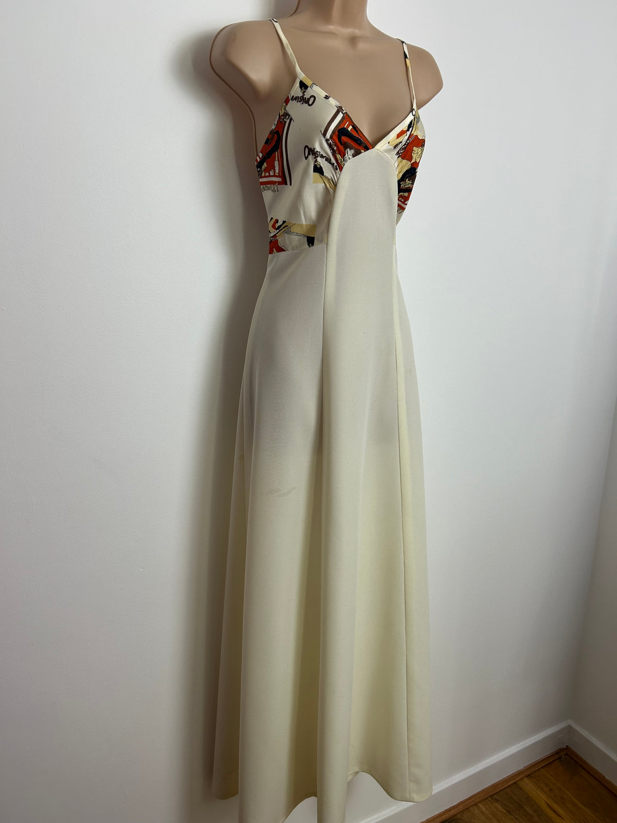 Vintage 1970s Size 8-10 GEORGES DE FEURE LITHOGRAPHIES ORIGINALES Novelty Print Cream Summer Maxi Dress
