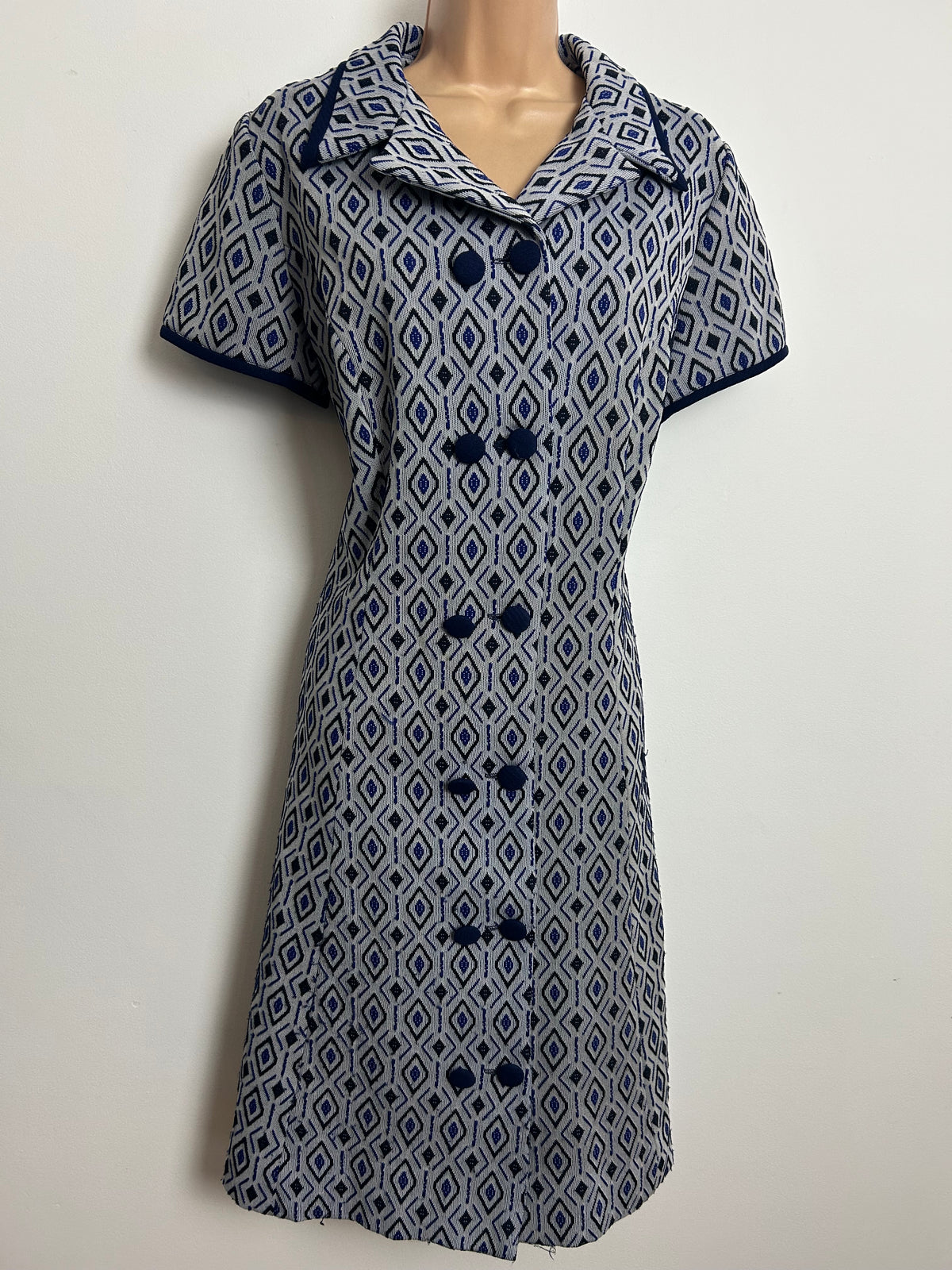 Vintage 1960s Size 14-16 Blue & Black Diamond Pattern Crimplene Double Breasted Mod Shift Dress