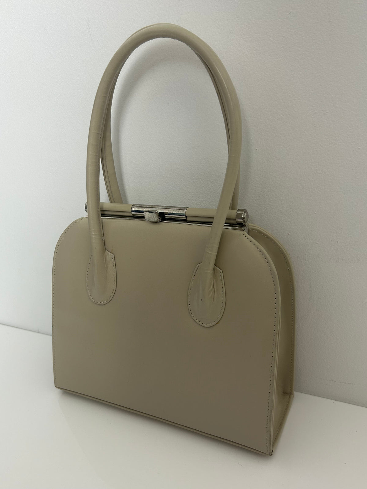 Vintage 1960s DEGREE Handmade In England Cream Leather Kelly Style Handbag